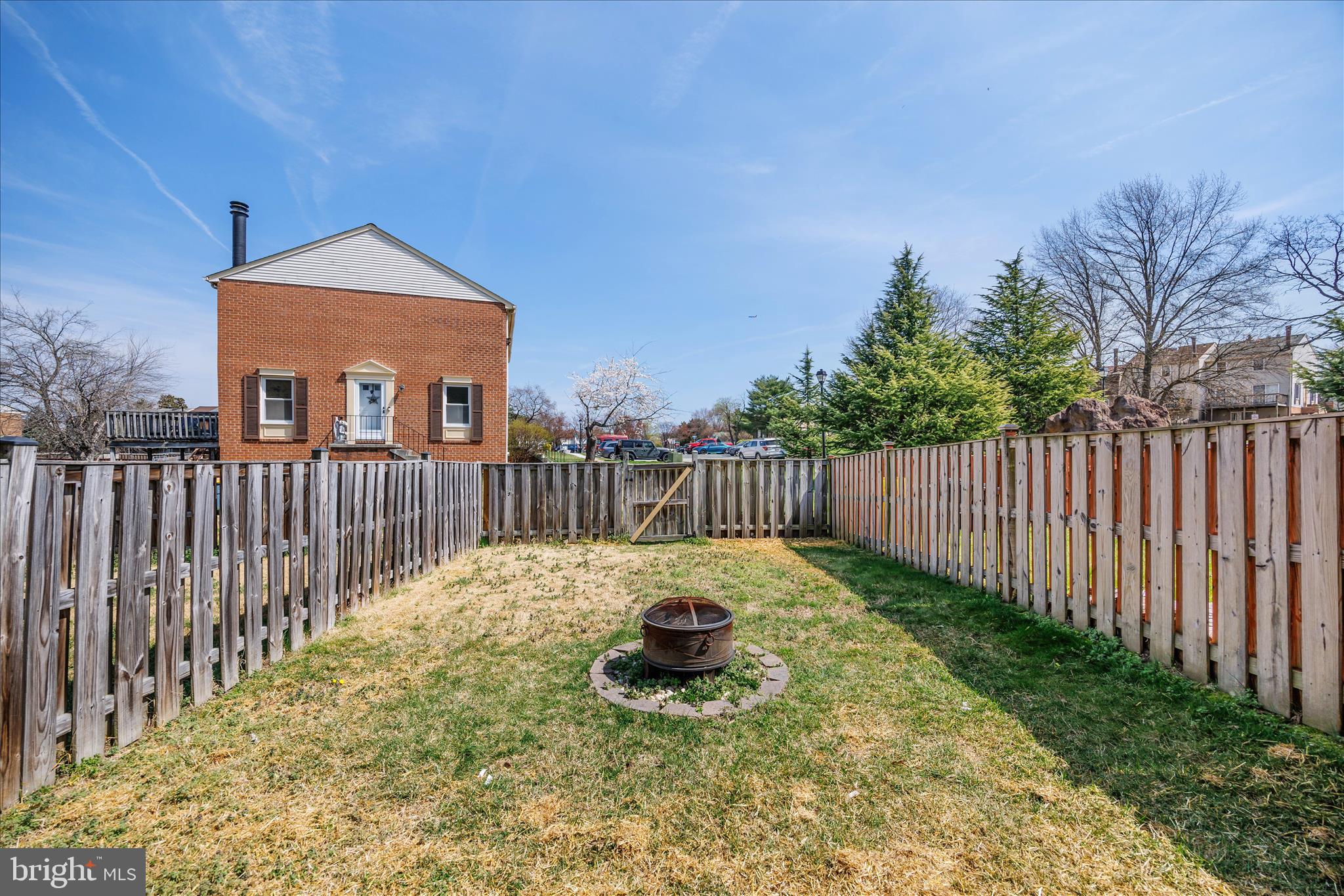 ELIZABETHS LANDING - Residential