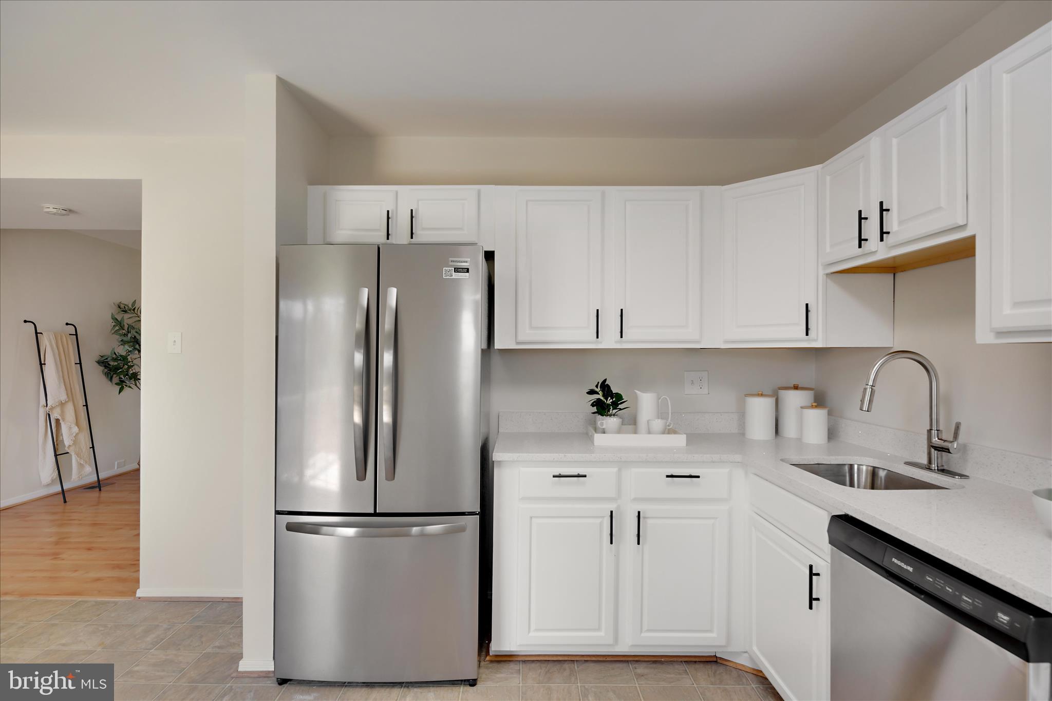 ELIZABETHS LANDING - Residential