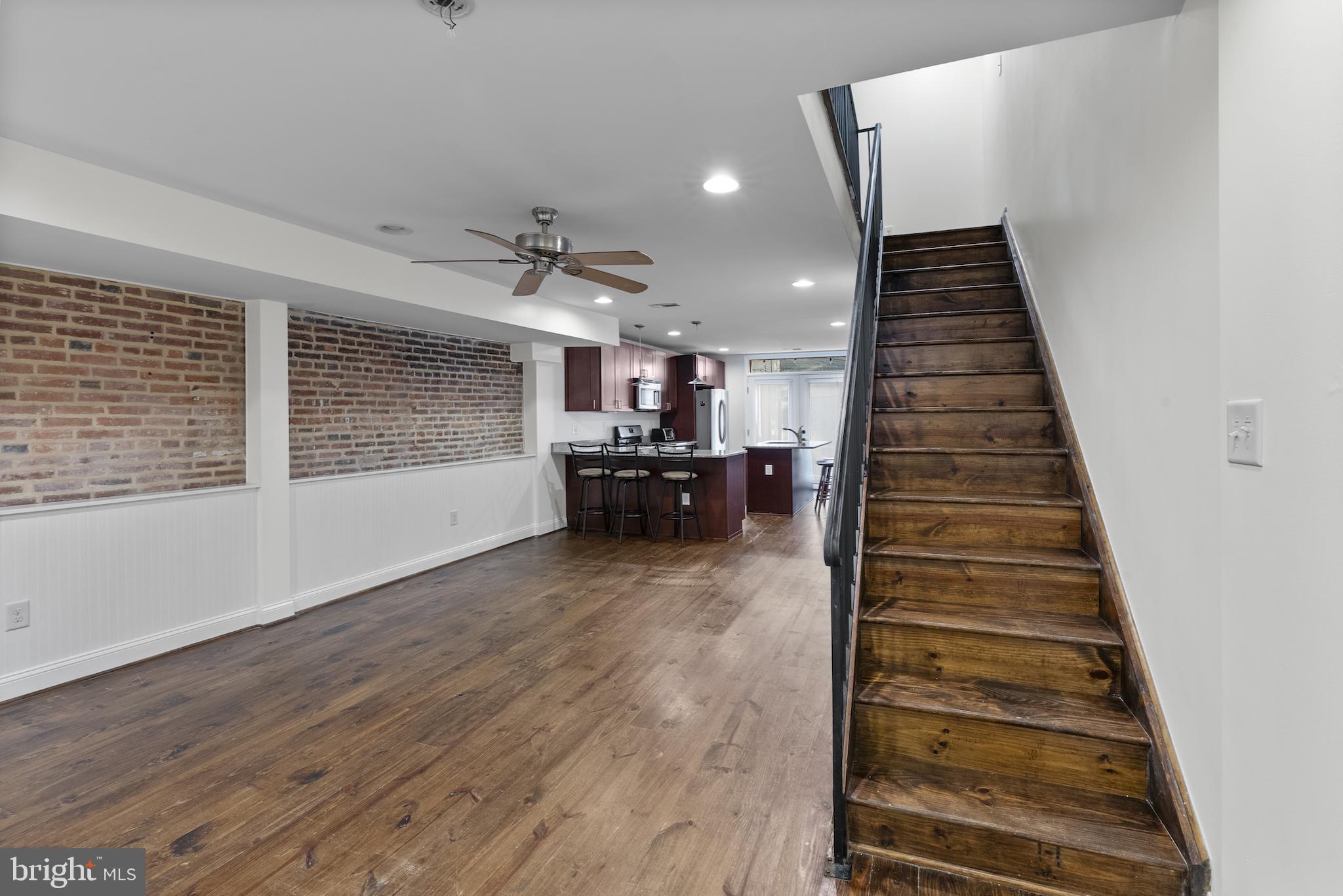 RIVERSIDE PARK - Commercial Lease