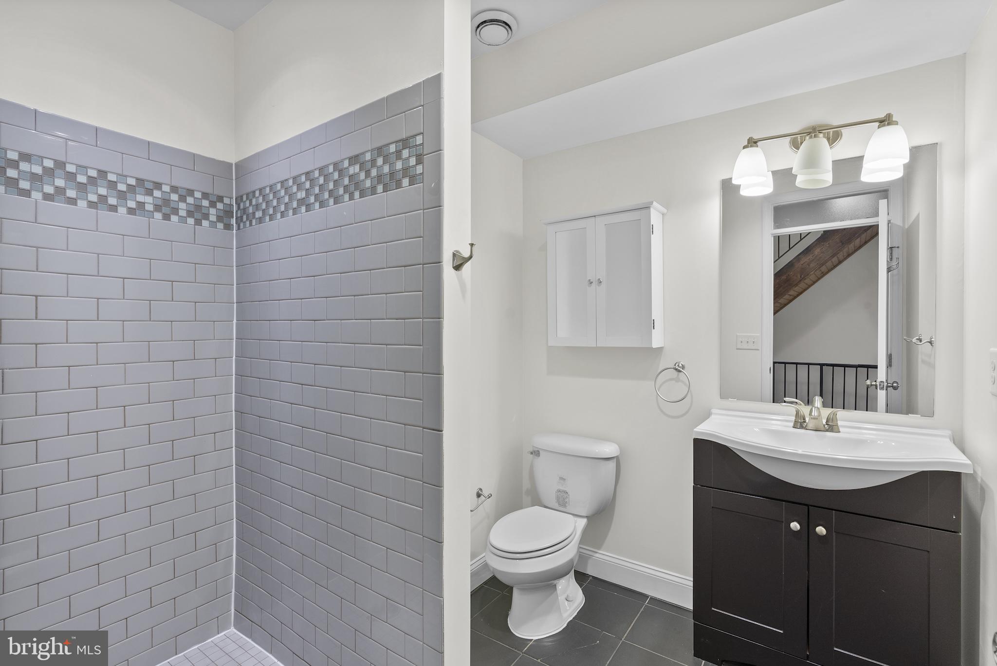 RIVERSIDE PARK - Commercial Lease