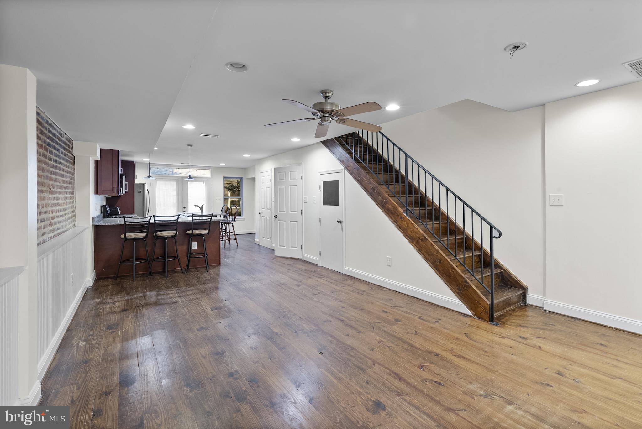 RIVERSIDE PARK - Commercial Lease