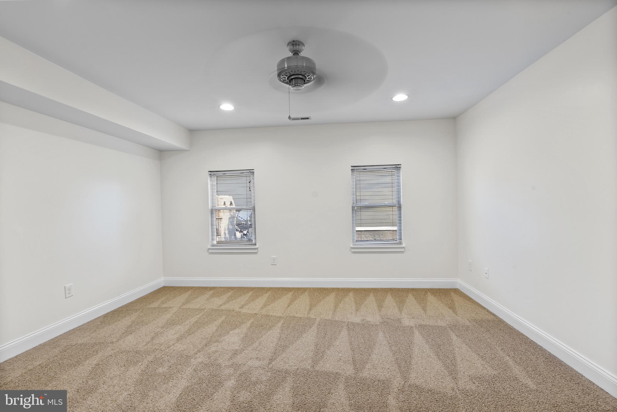 RIVERSIDE PARK - Commercial Lease