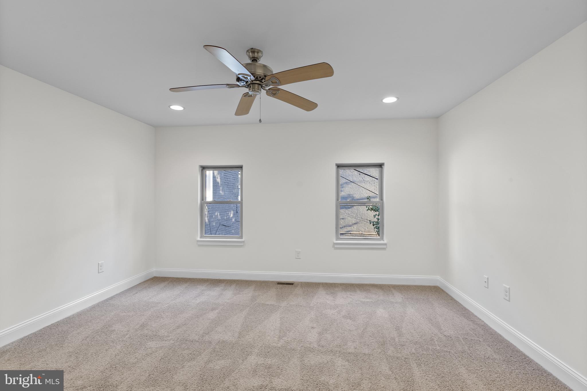 RIVERSIDE PARK - Commercial Lease