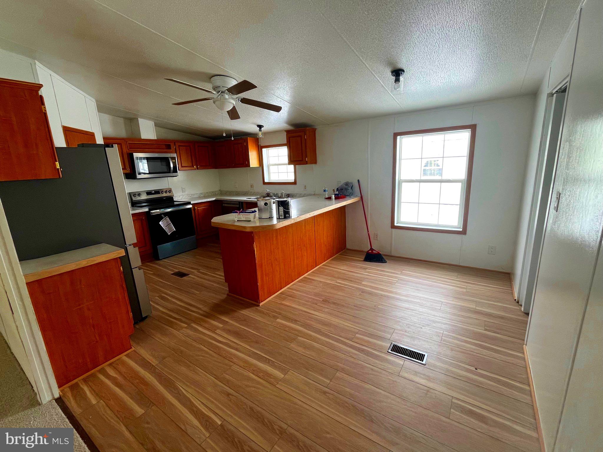 ROYAL CREST ESTATES - Residential