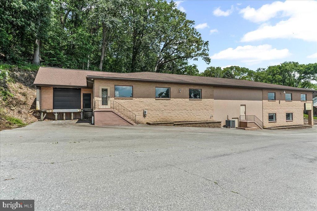 Photo of 935 Chestnut Street, GAP, PA 17527 (MLS # PALA2070928)