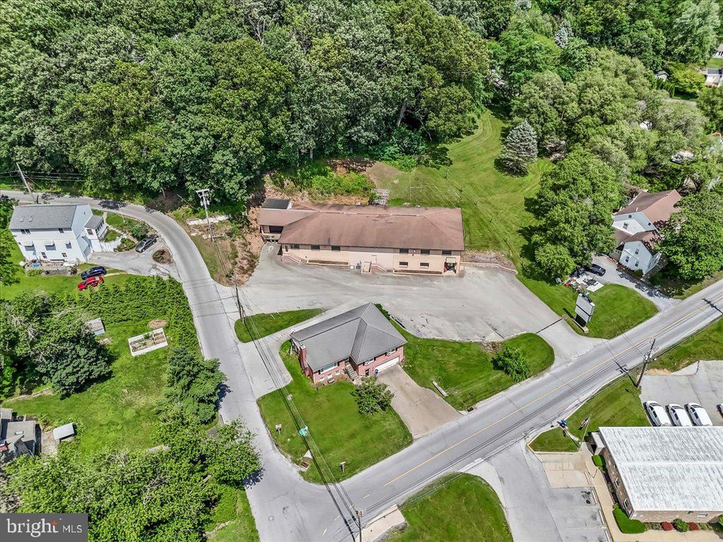 Photo of 935 Chestnut Street, GAP, PA 17527 (MLS # PALA2070928)