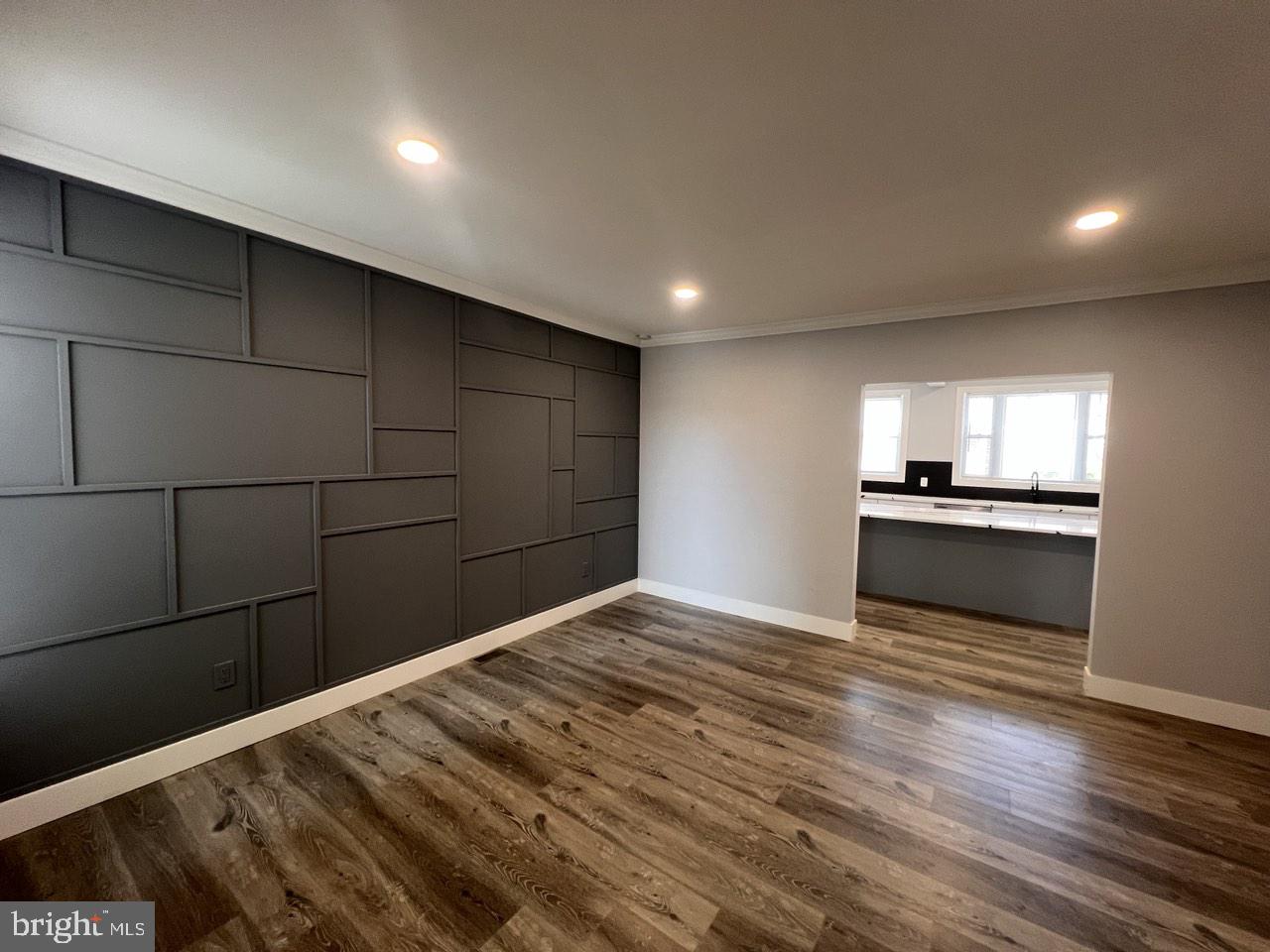 WEST OAK LANE - Residential