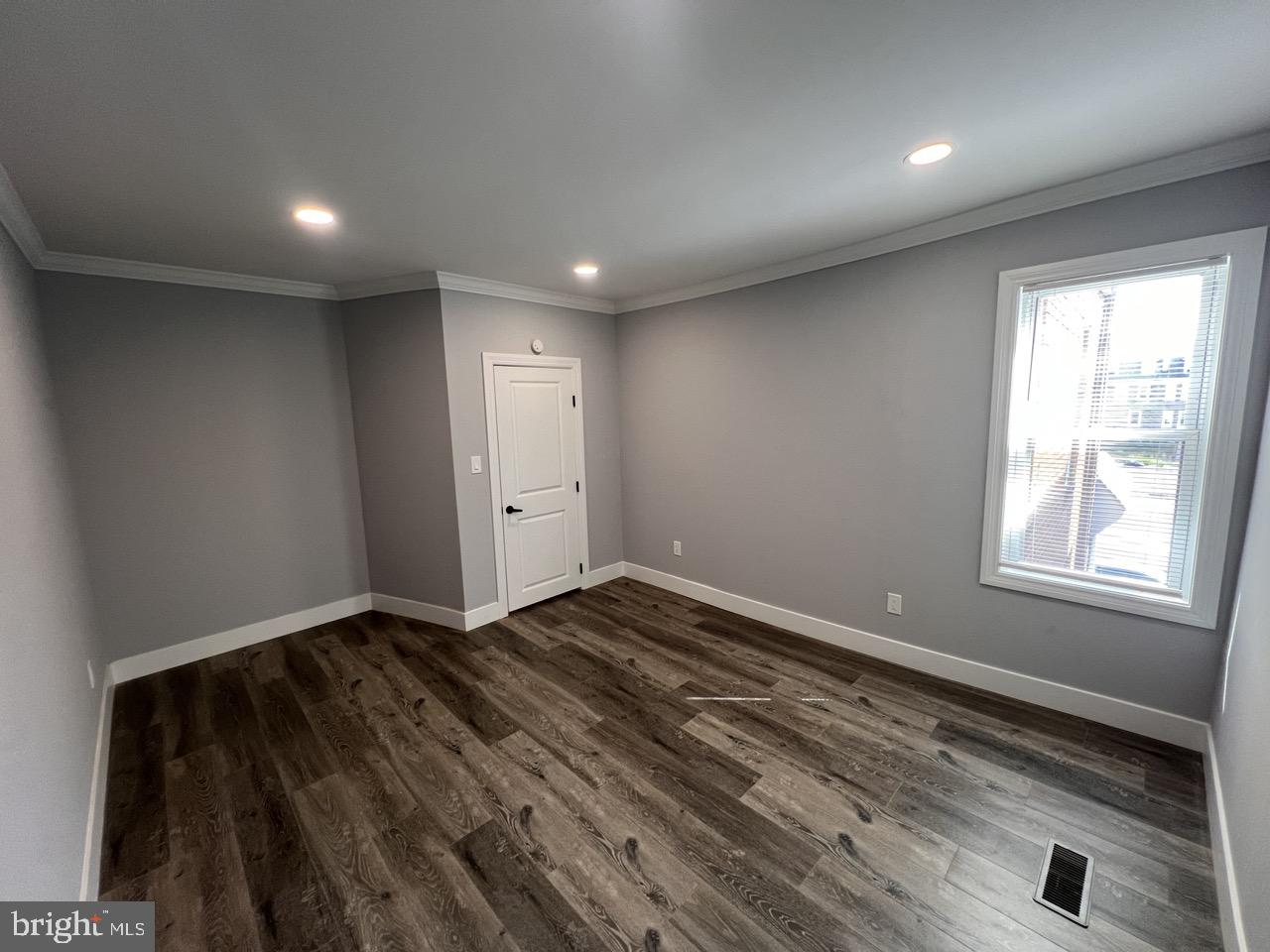 WEST OAK LANE - Residential