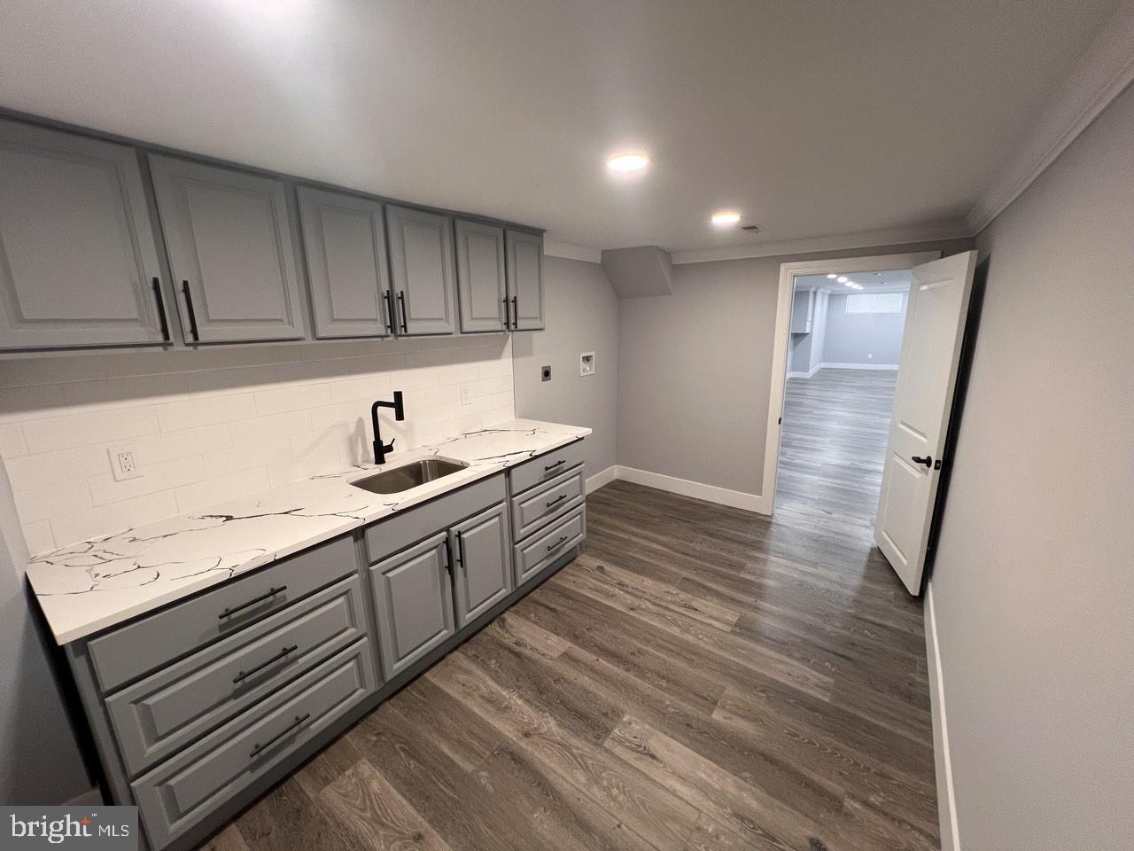 WEST OAK LANE - Residential