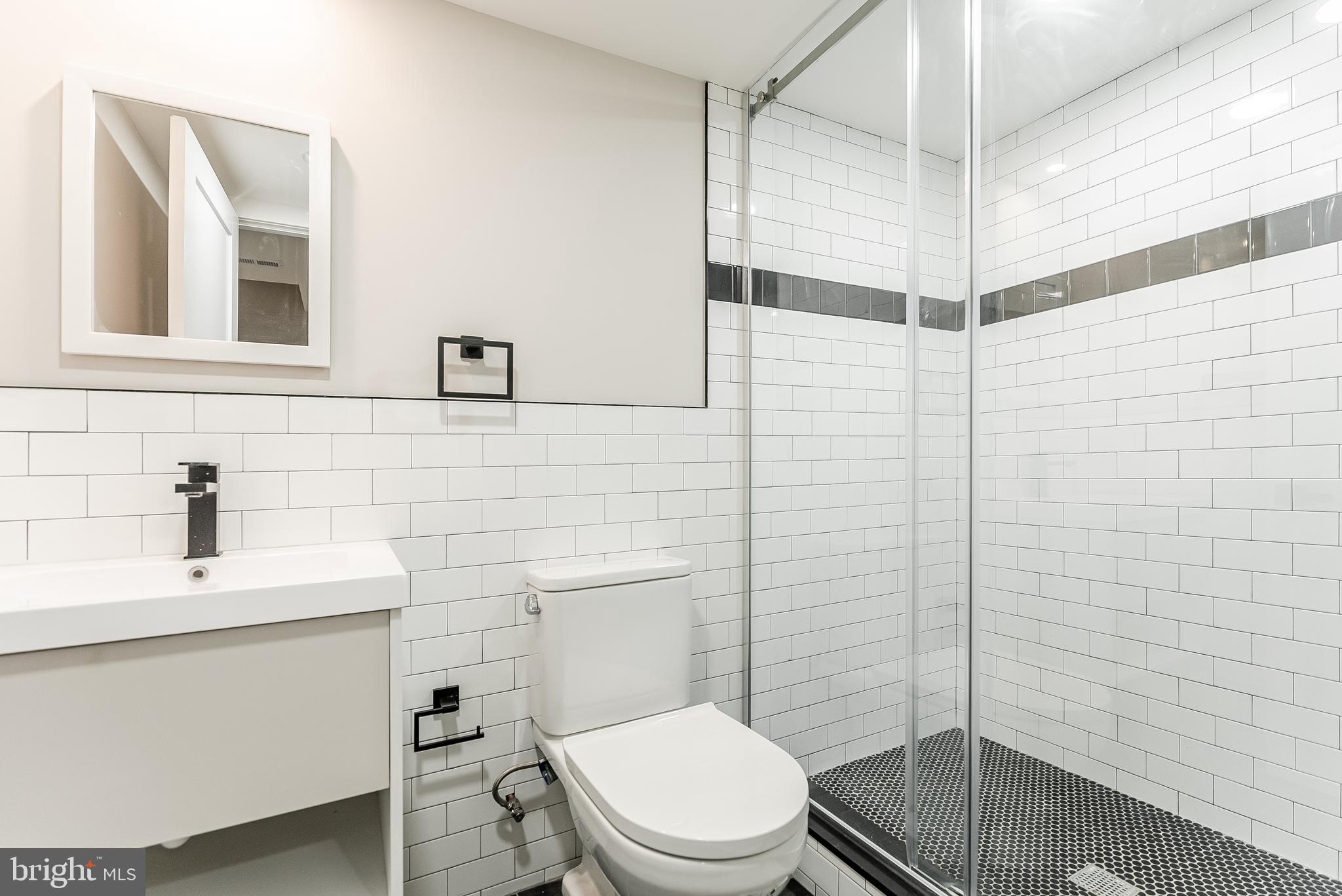 PORT RICHMOND - Residential Lease