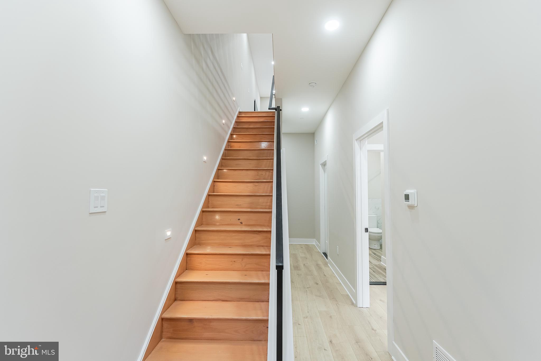 PORT RICHMOND - Residential Lease