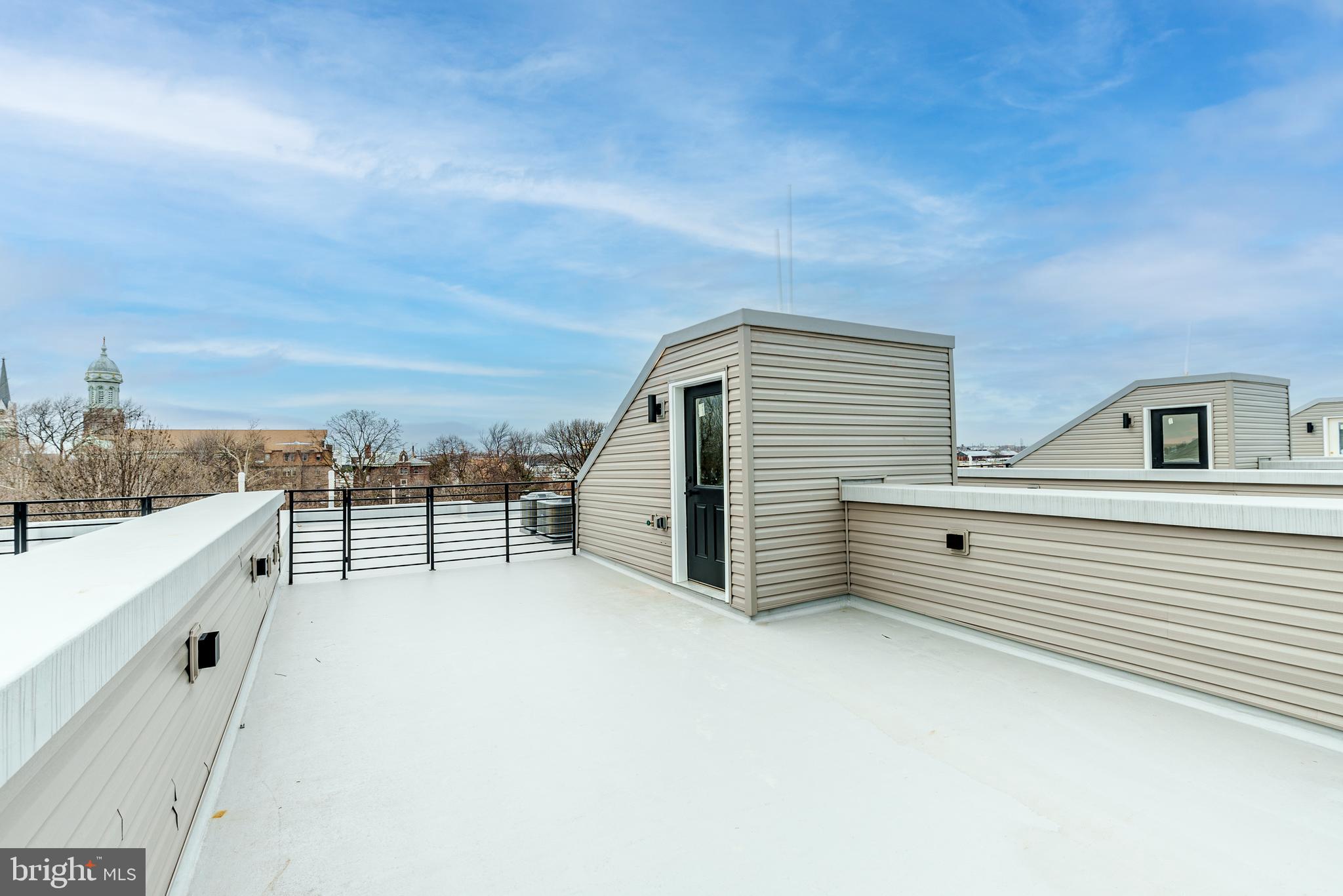 PORT RICHMOND - Residential Lease