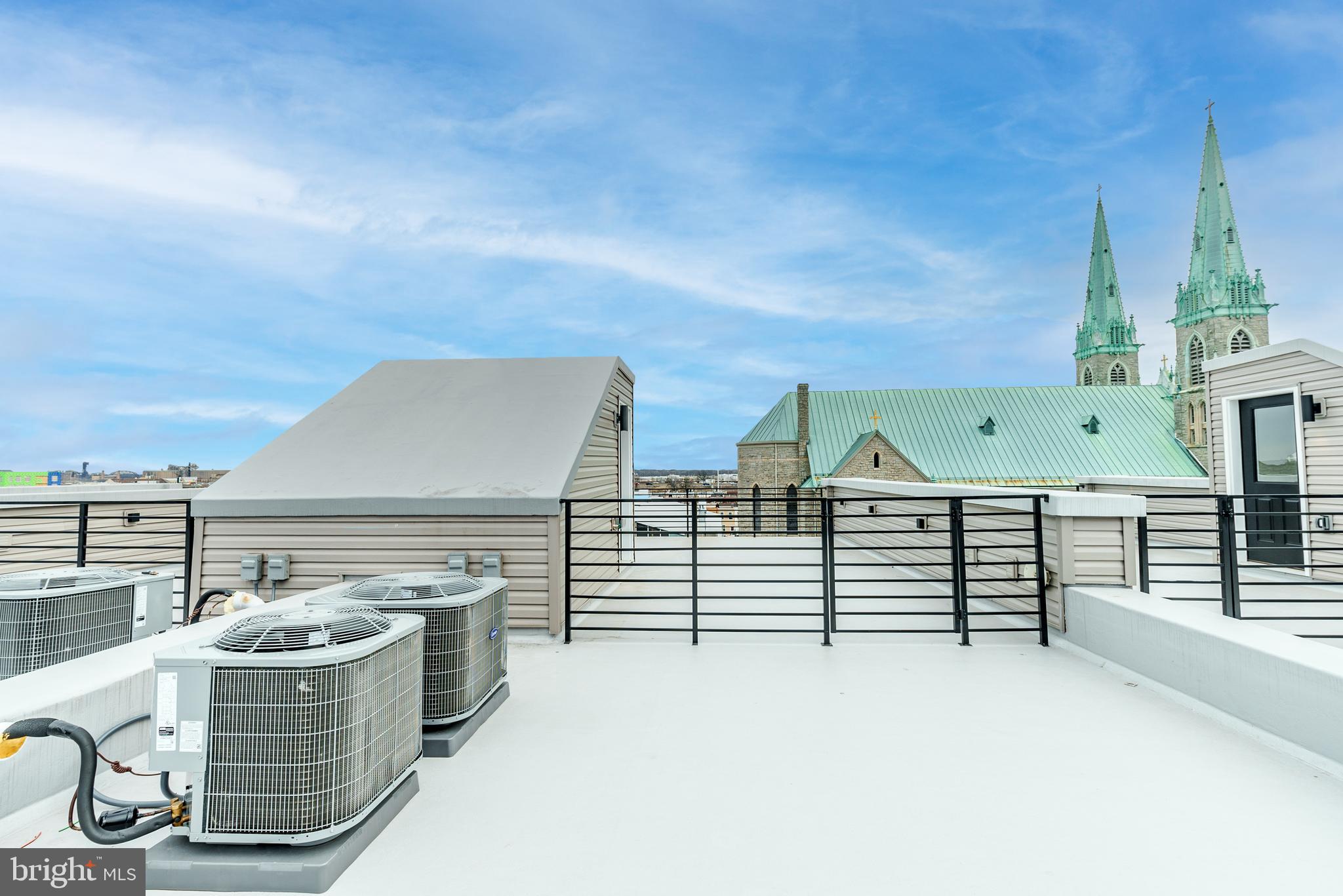 PORT RICHMOND - Residential Lease