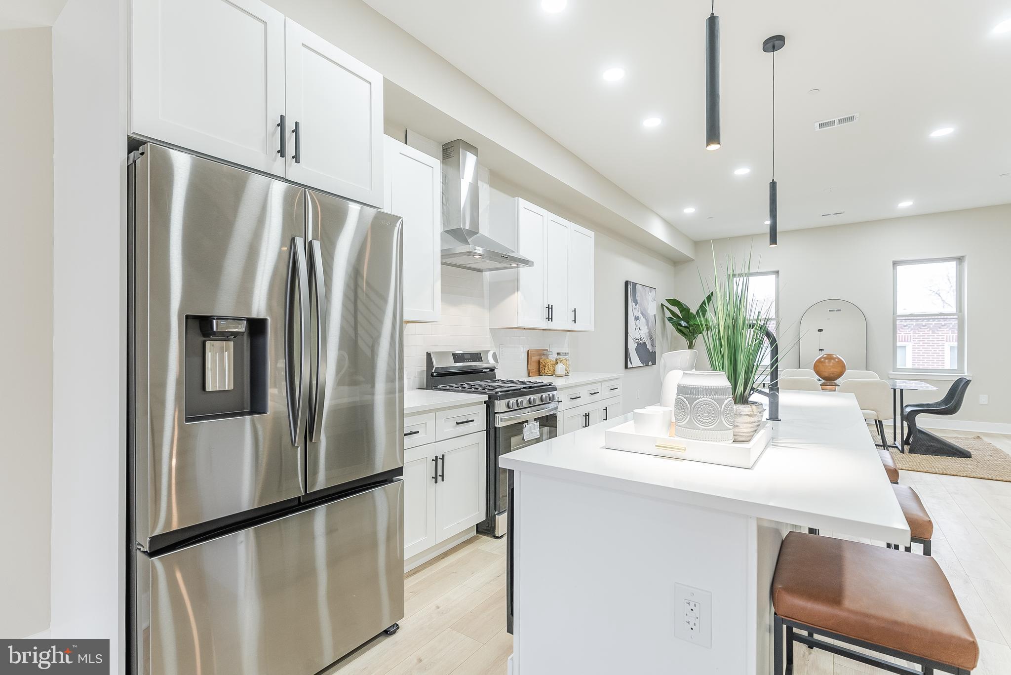 PORT RICHMOND - Residential Lease