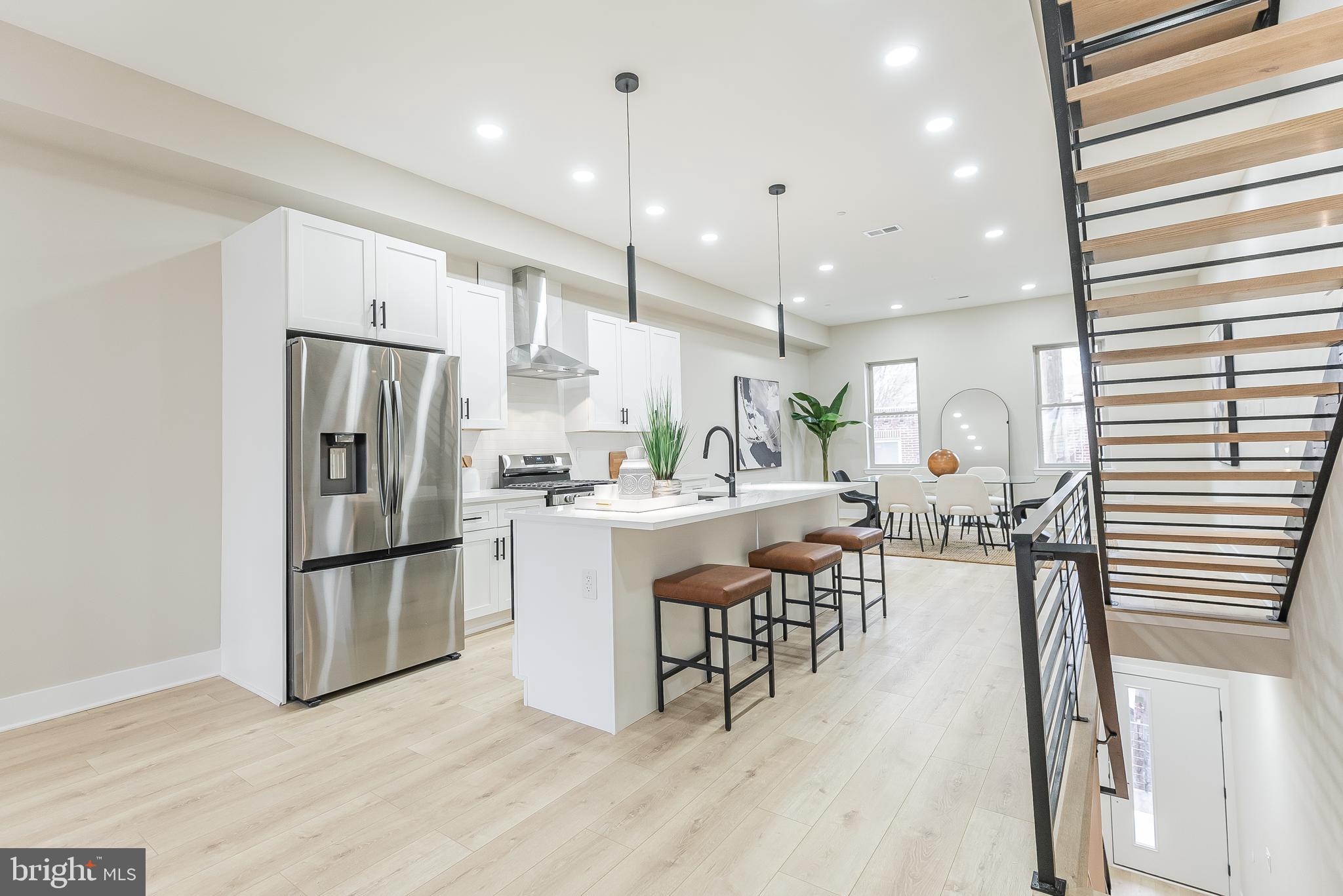 PORT RICHMOND - Residential Lease