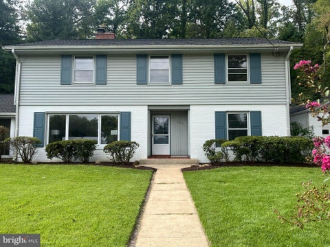 Photo of 1305 Tulane Drive, ALEXANDRIA, VA 22307 (MLS # VAFX2341376)