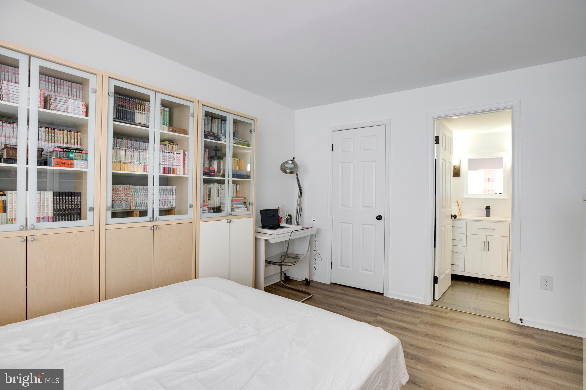 WATERS EDGE - Residential