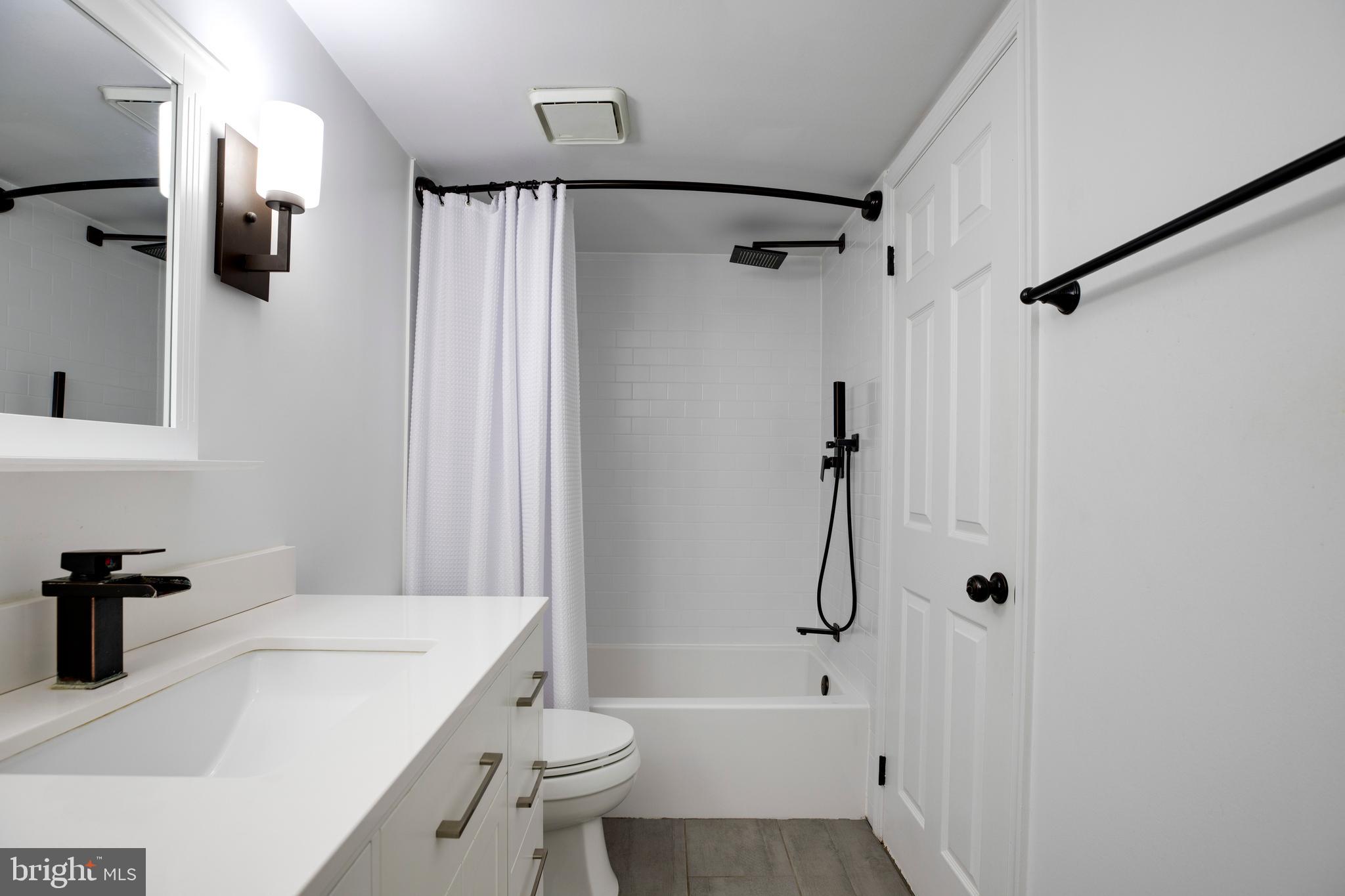 WATERS EDGE - Residential