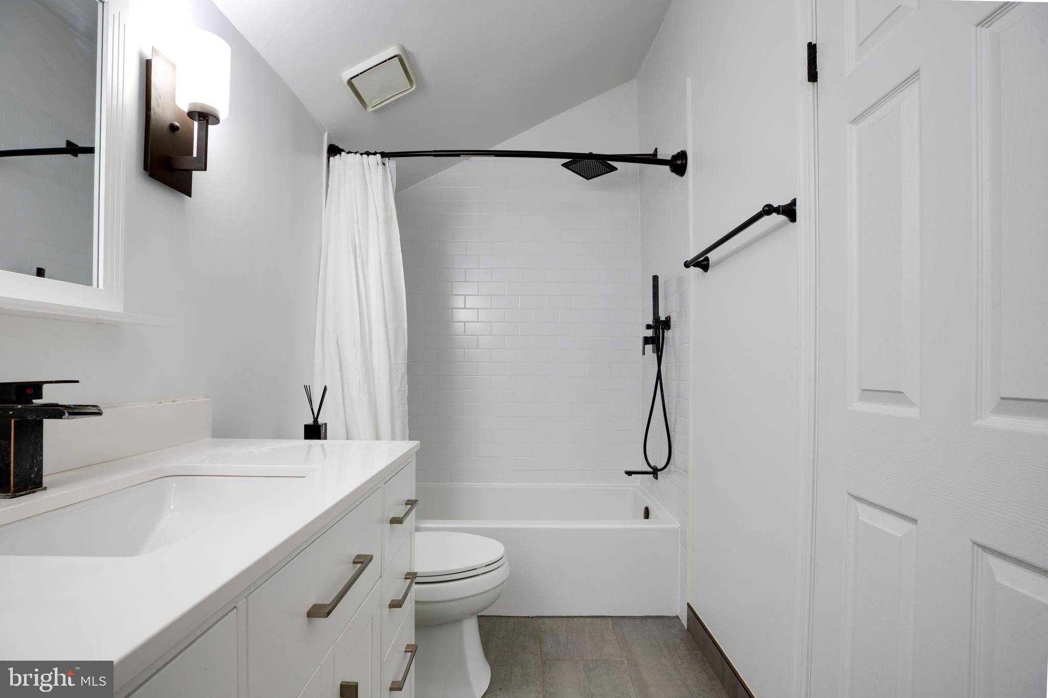 WATERS EDGE - Residential