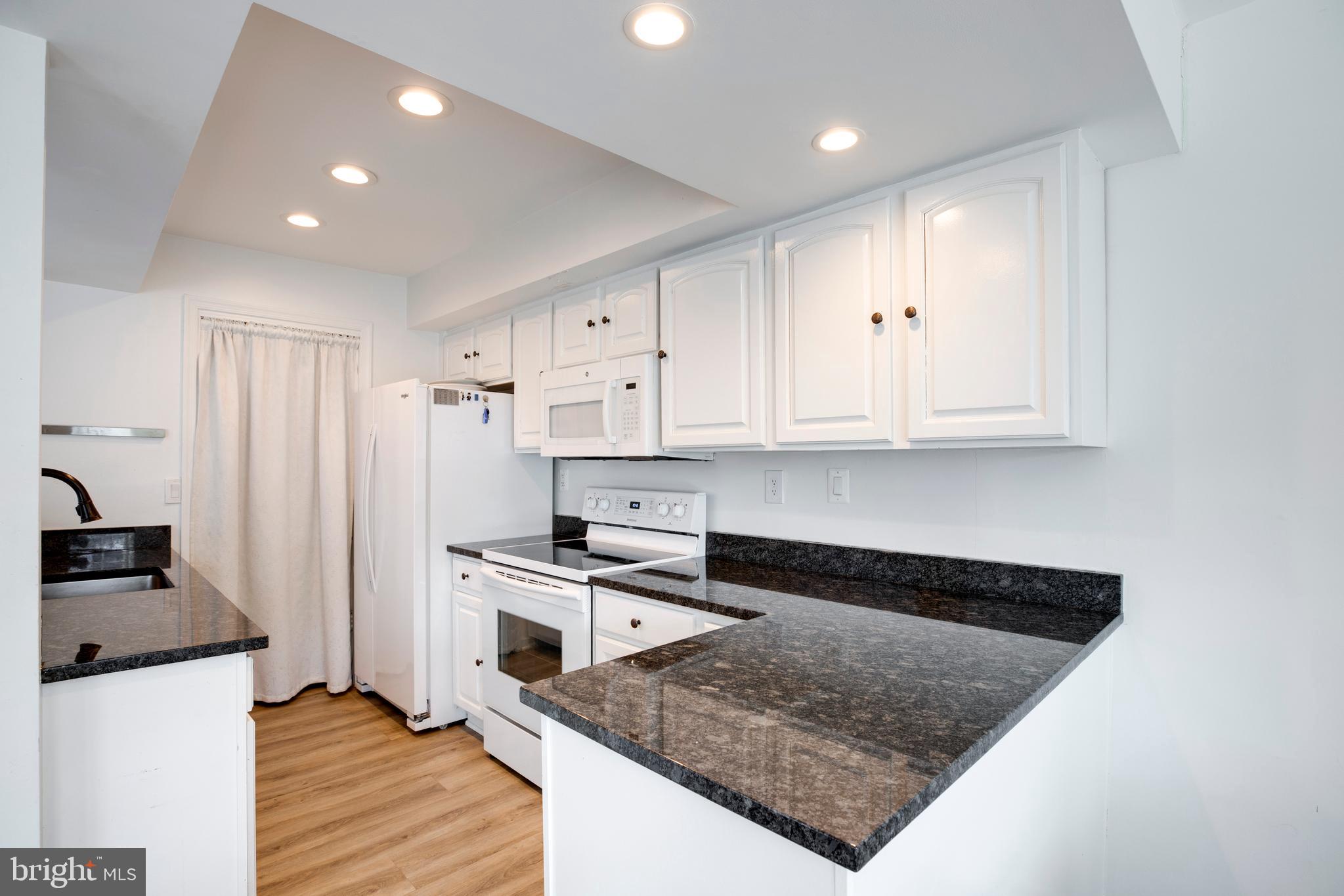 WATERS EDGE - Residential