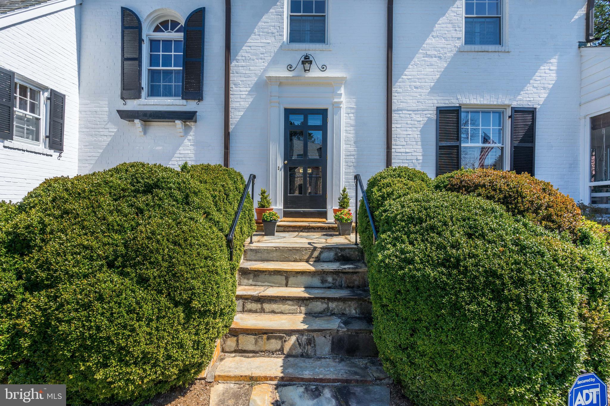 COUNTRY CLUB HILLS - Residential