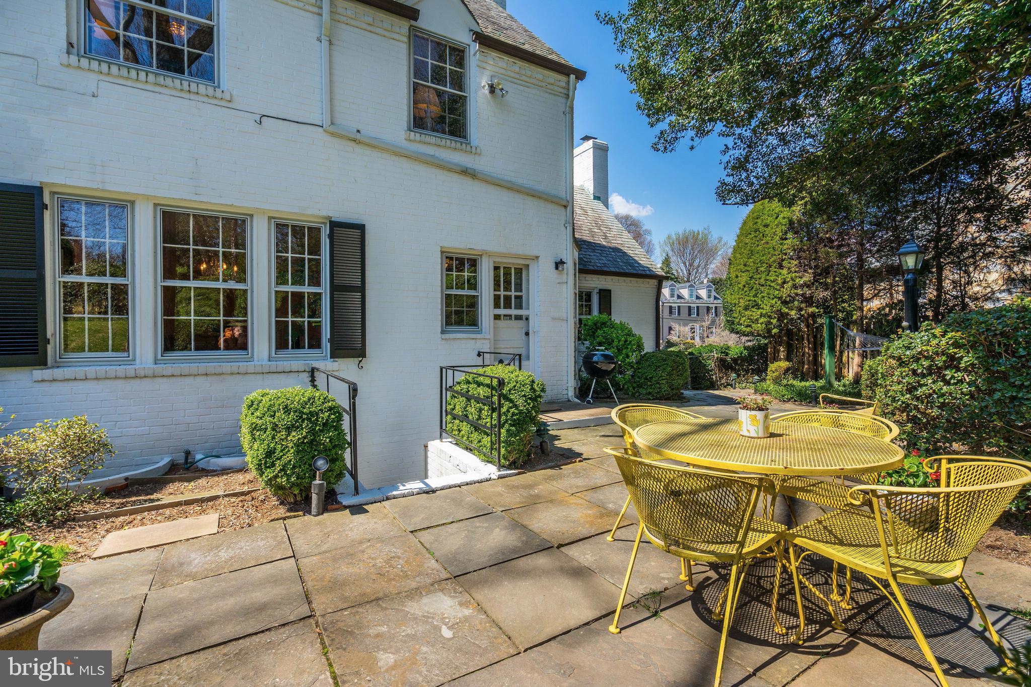 COUNTRY CLUB HILLS - Residential