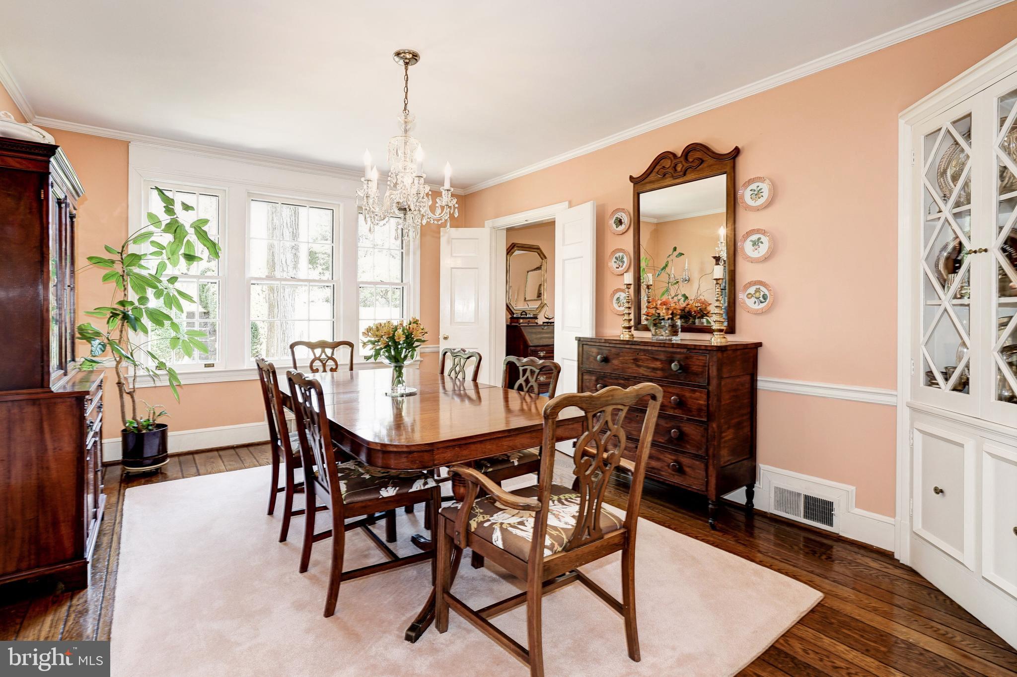 COUNTRY CLUB HILLS - Residential