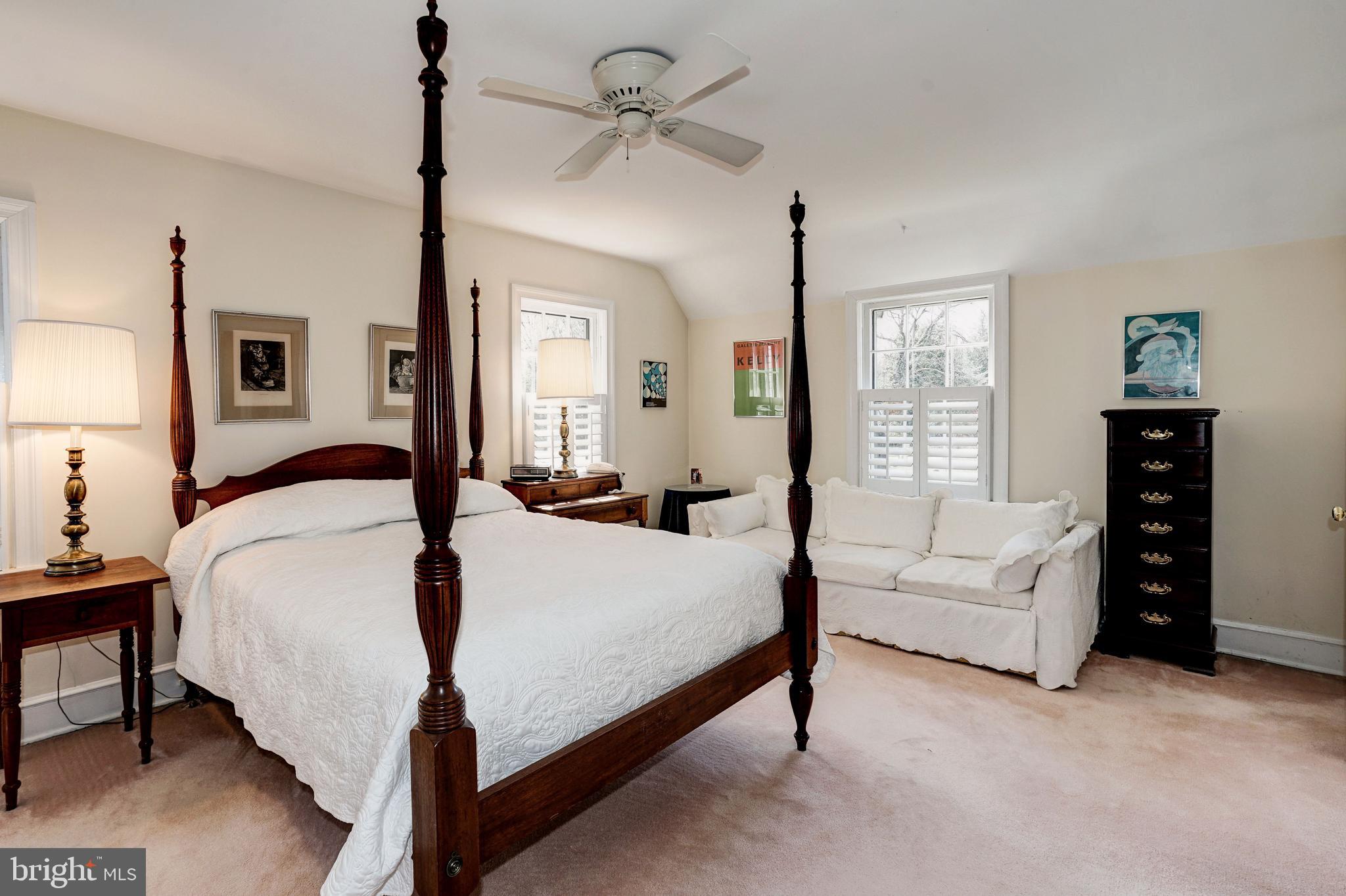 COUNTRY CLUB HILLS - Residential