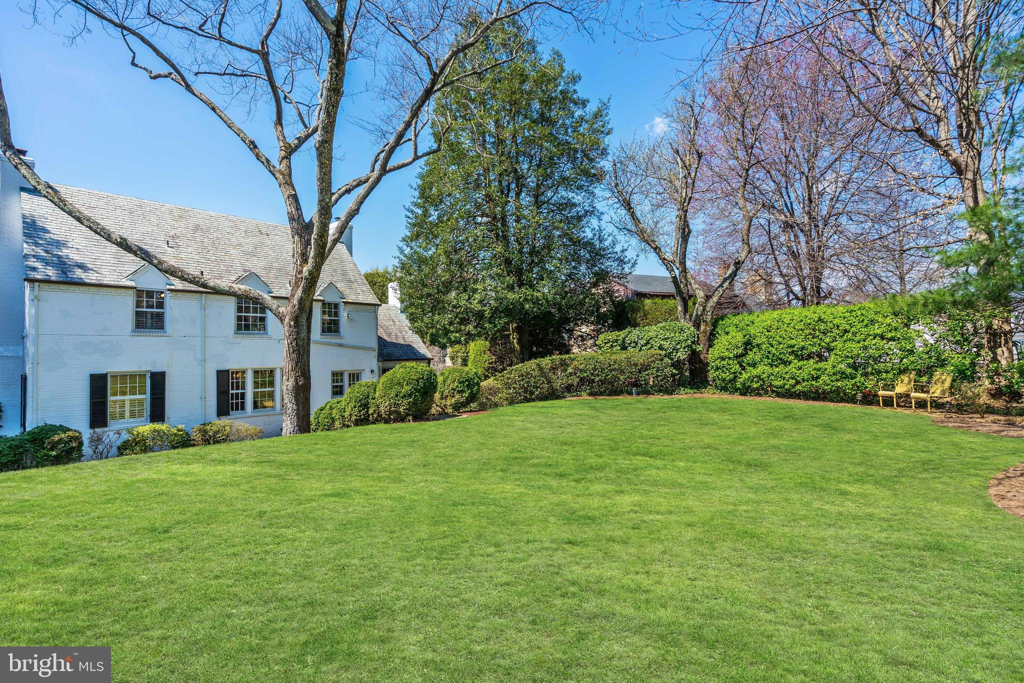 COUNTRY CLUB HILLS - Residential