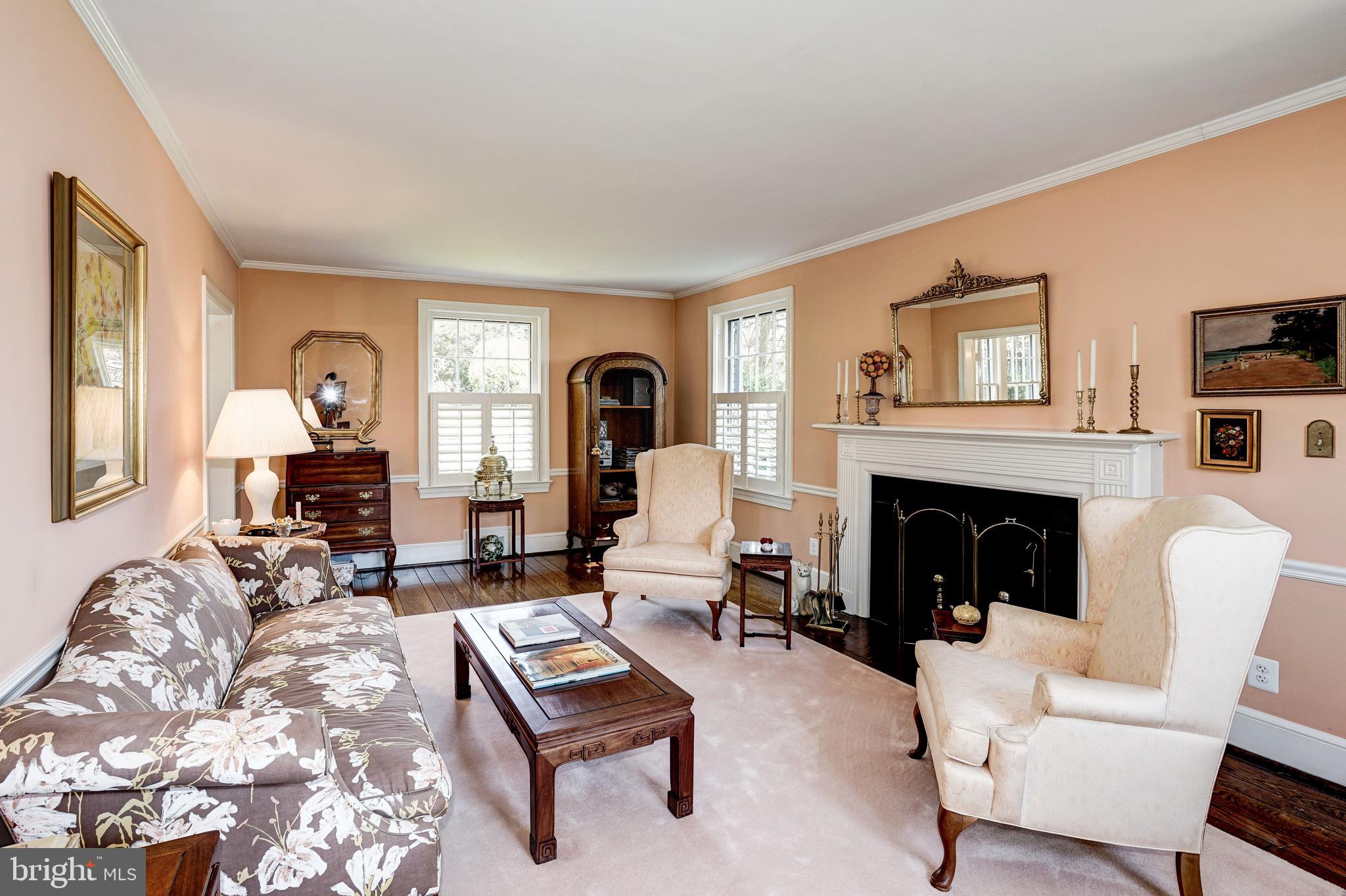 COUNTRY CLUB HILLS - Residential