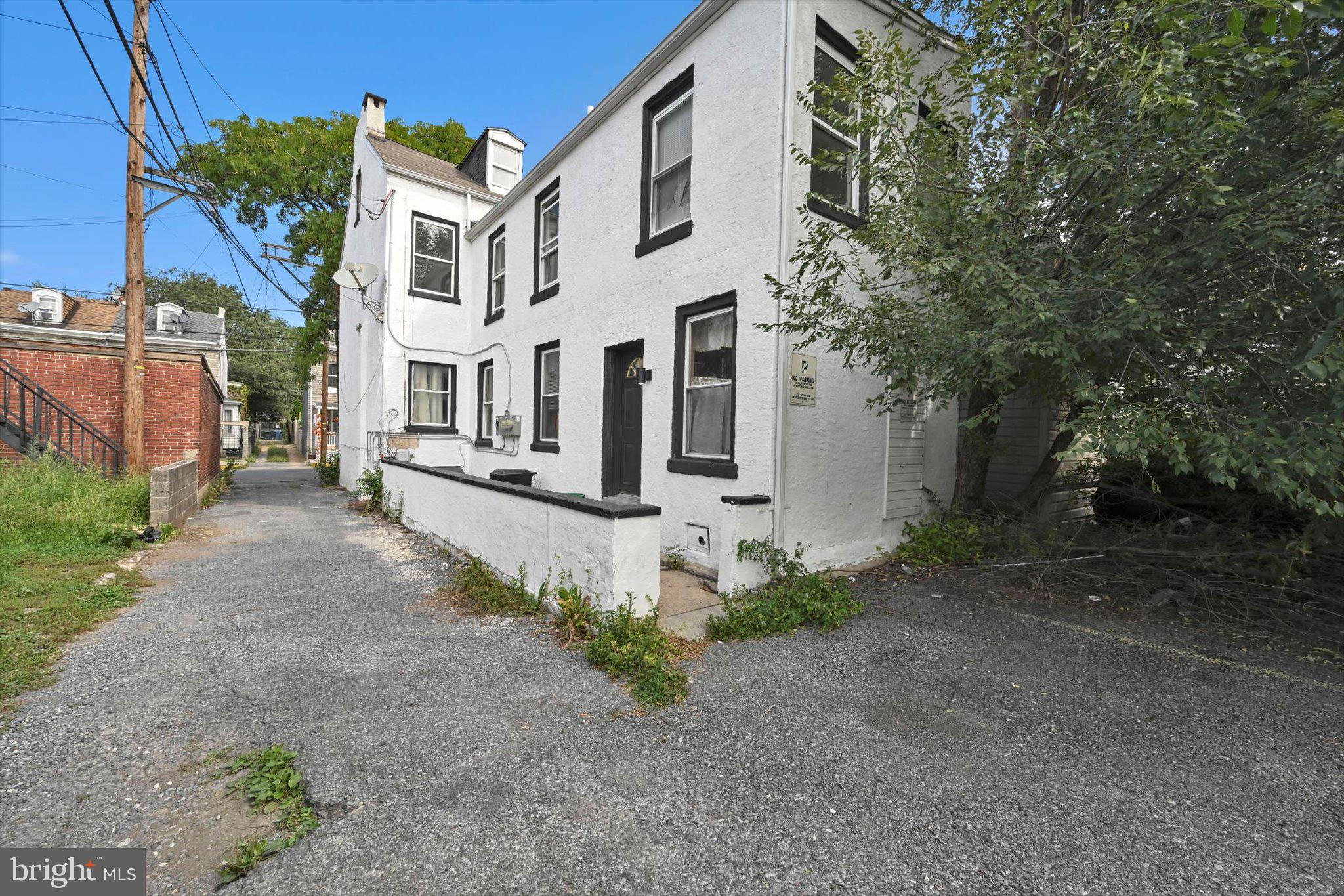 412 SPRUCE STREET