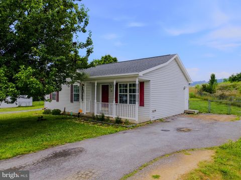 Homes For Sale - 18 Pacific Boulevard<br/> HEDGESVILLE, WV 25427