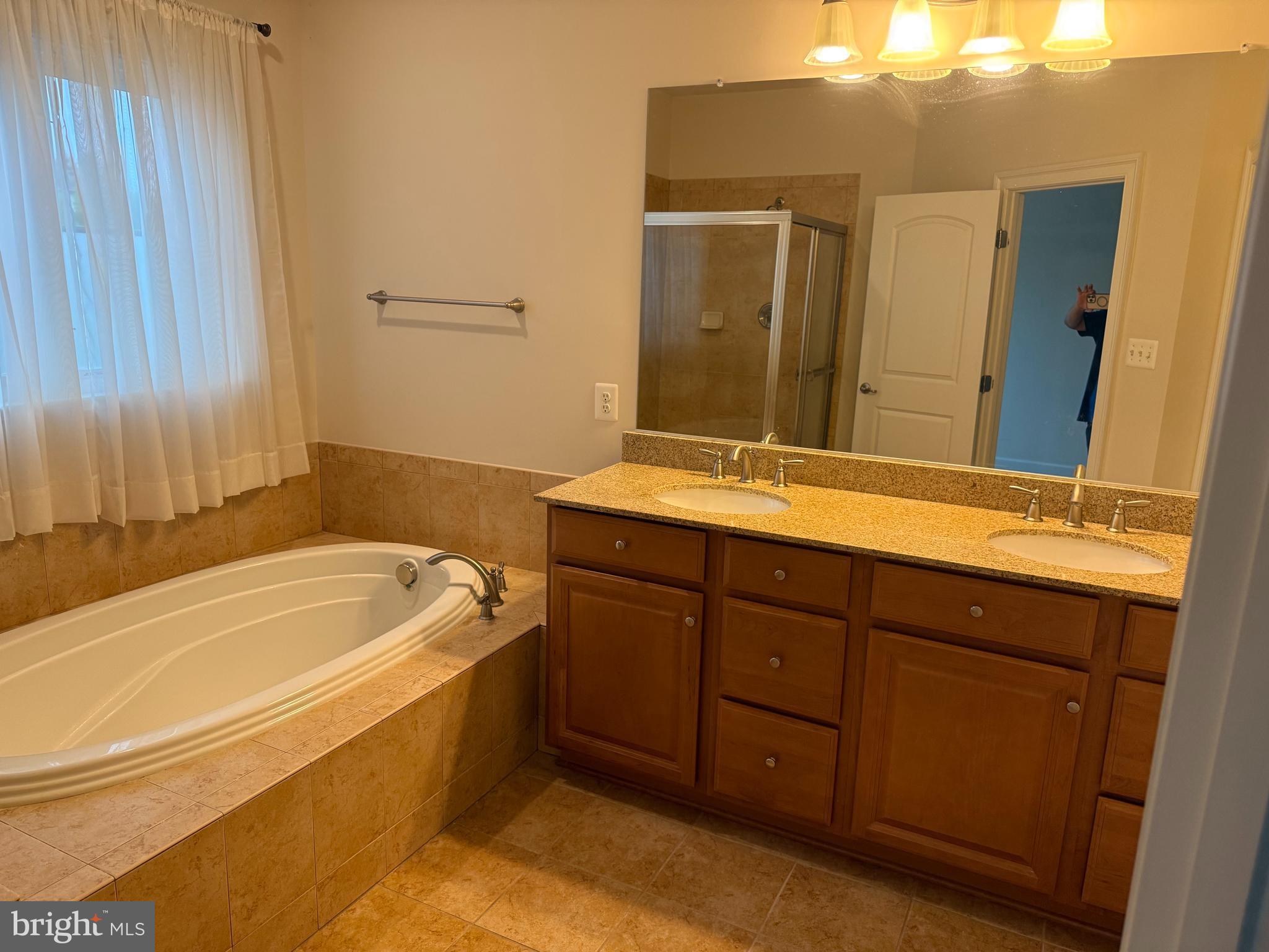 VILLAGES OF URBANA - Residential Lease