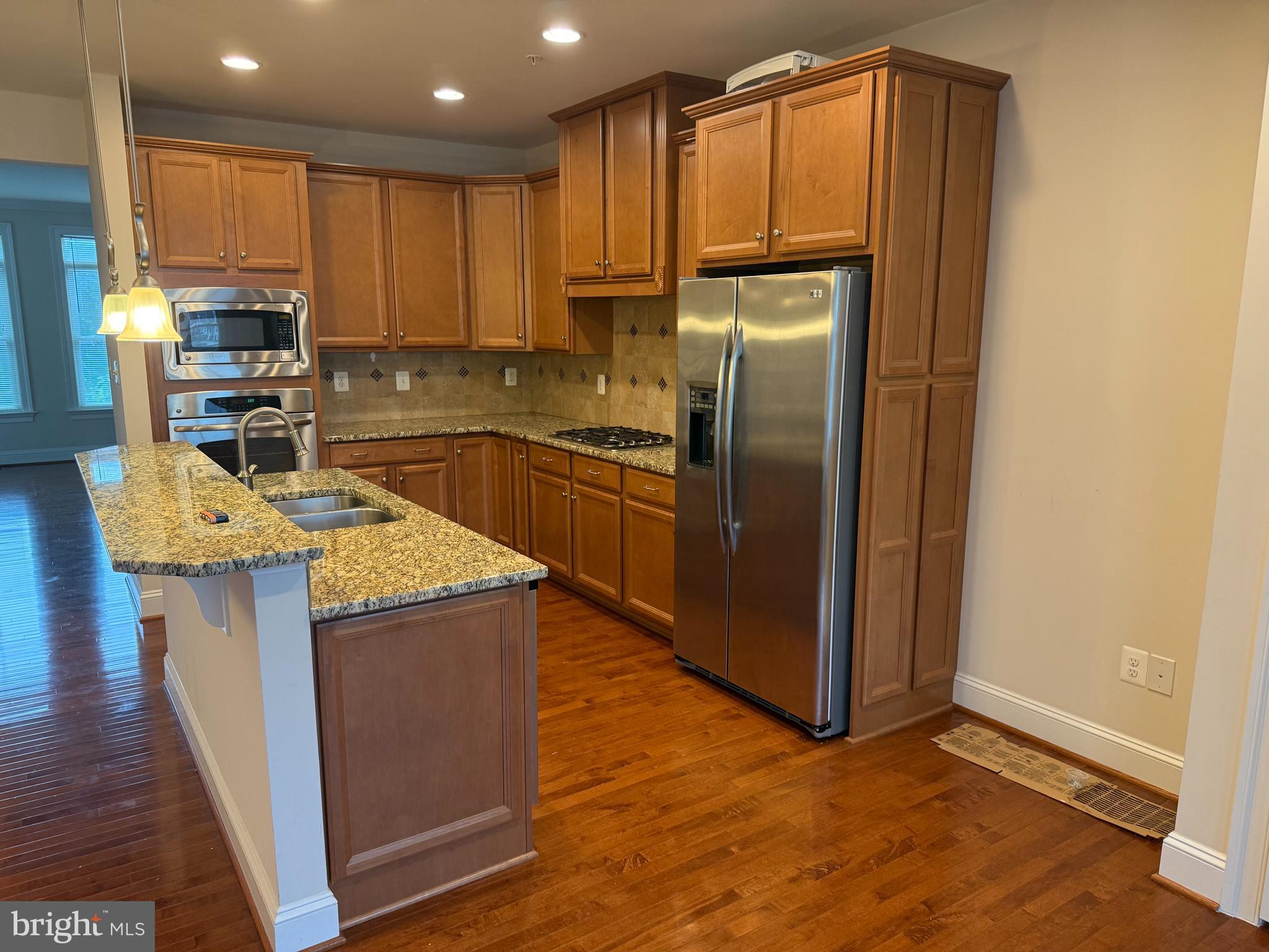 VILLAGES OF URBANA - Residential Lease