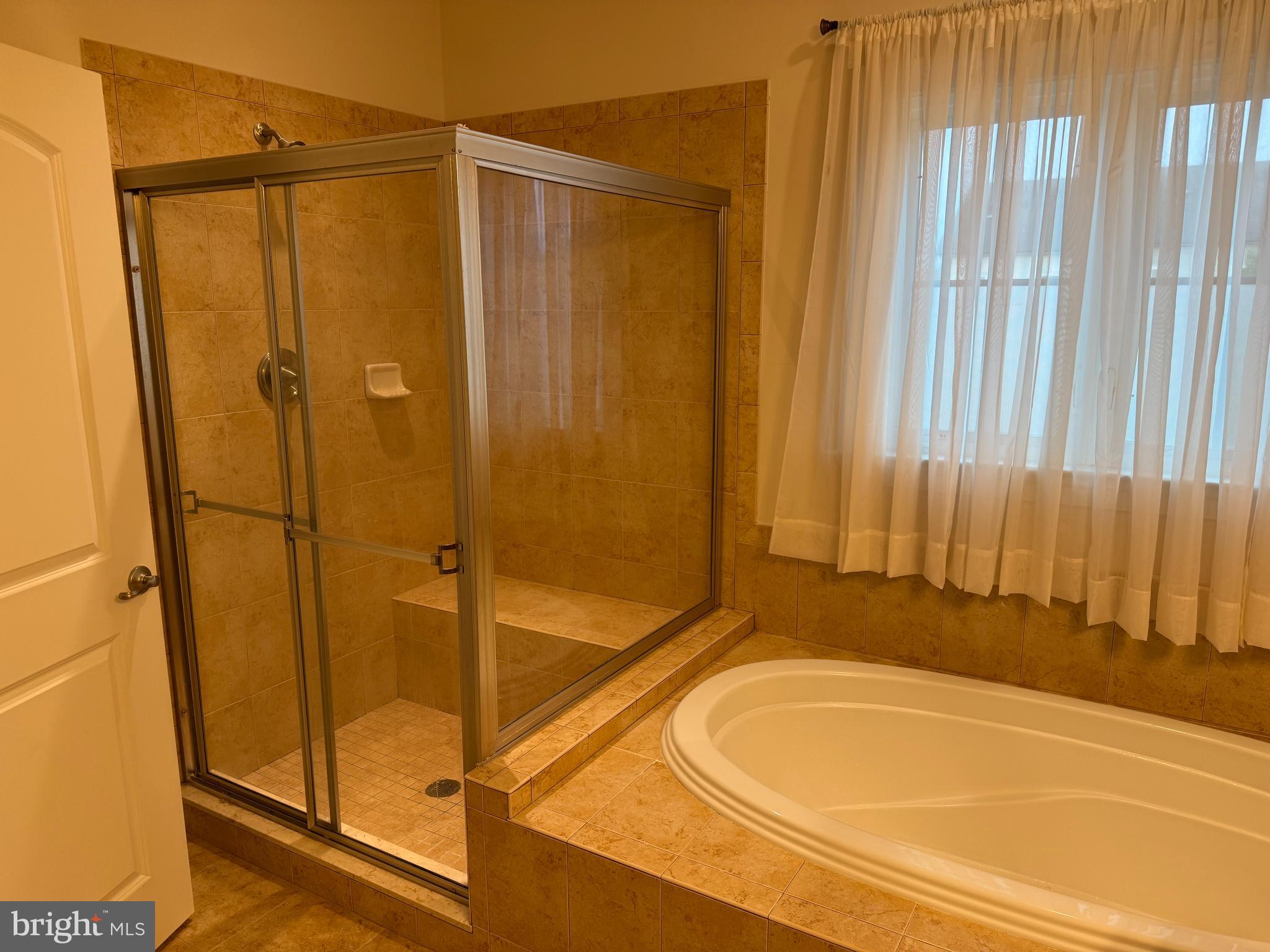 VILLAGES OF URBANA - Residential Lease