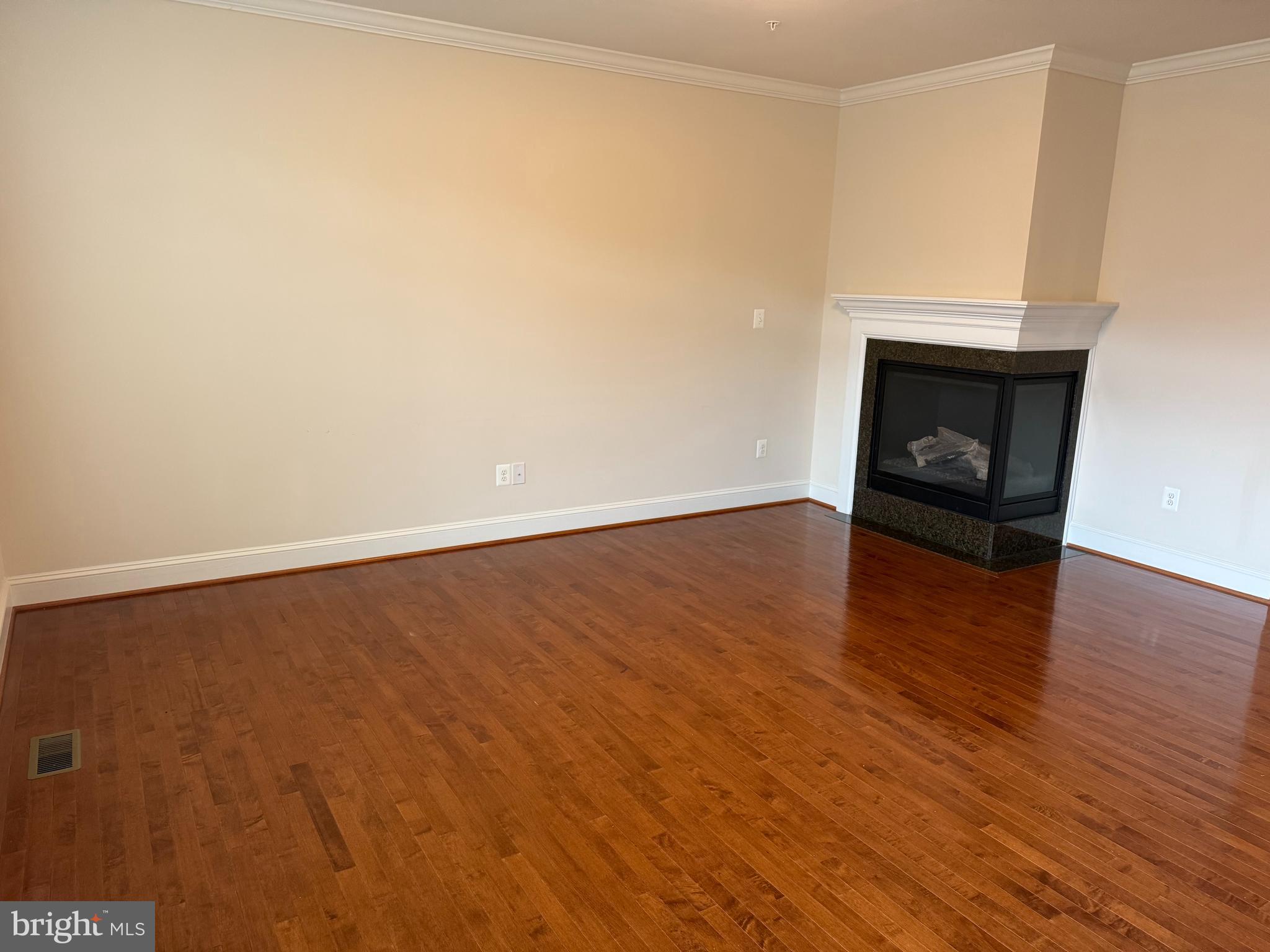 VILLAGES OF URBANA - Residential Lease