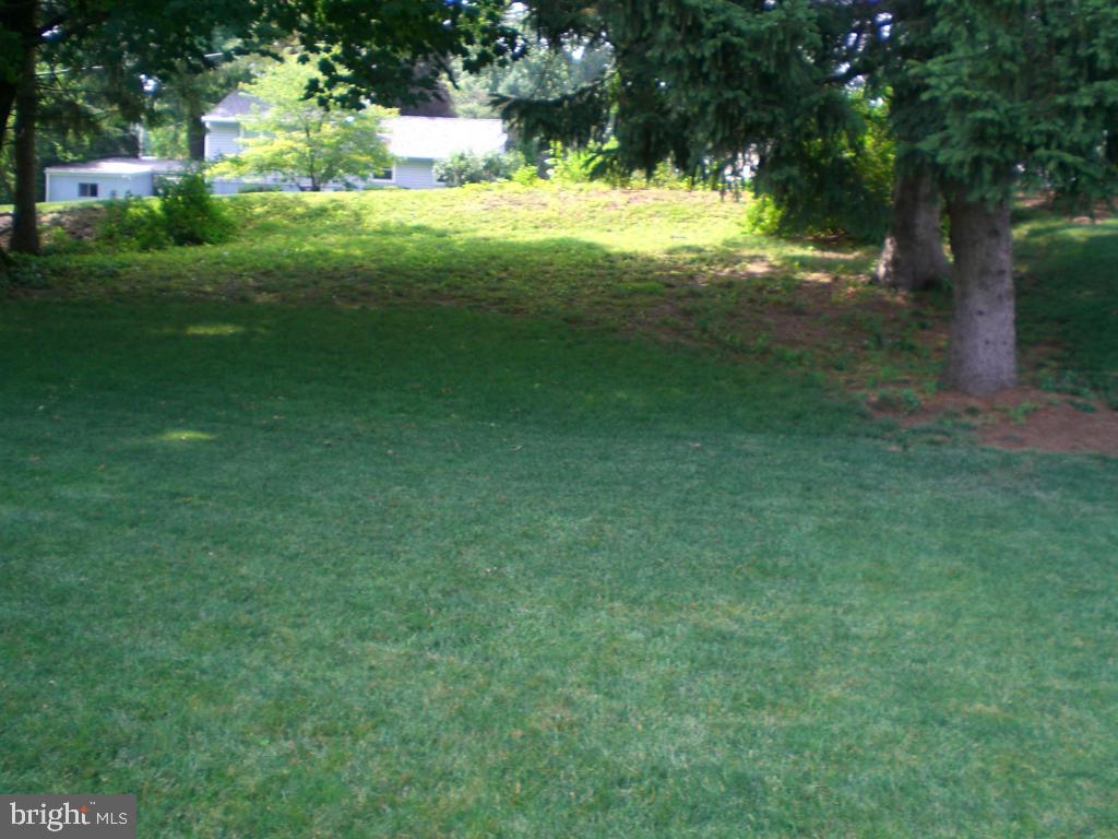 QUAKER HILLS - Residential