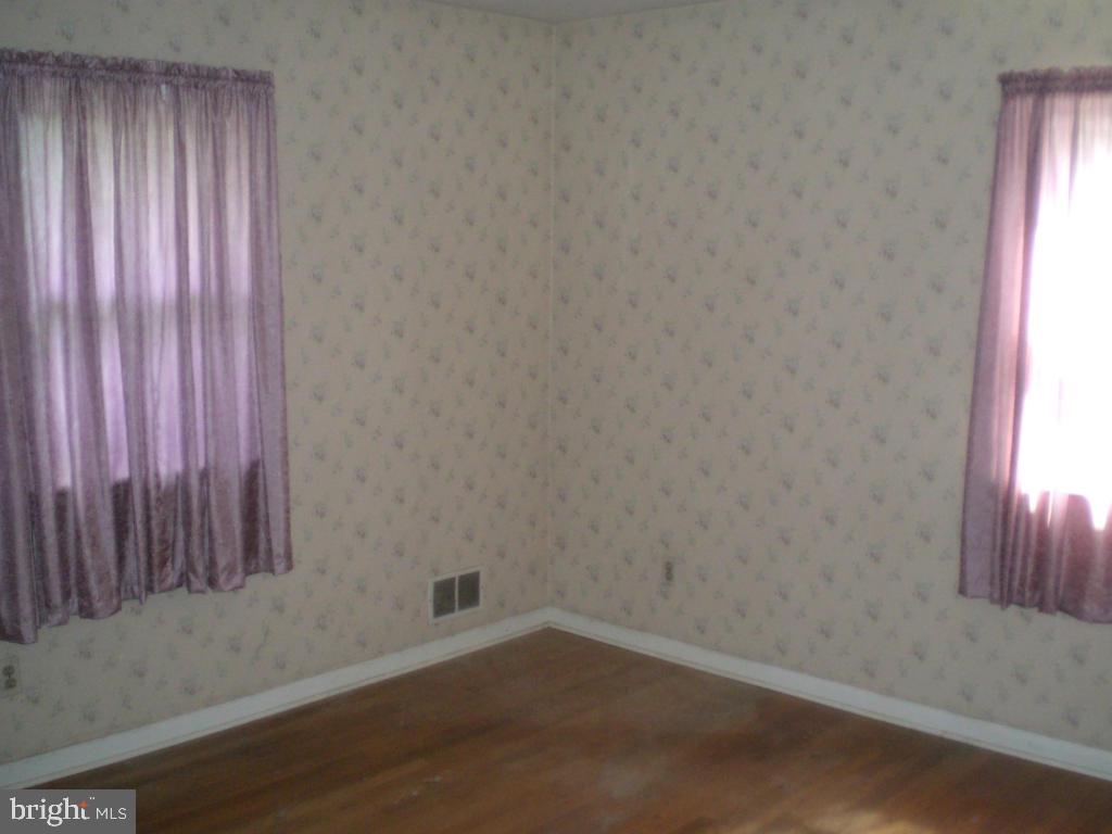 QUAKER HILLS - Residential