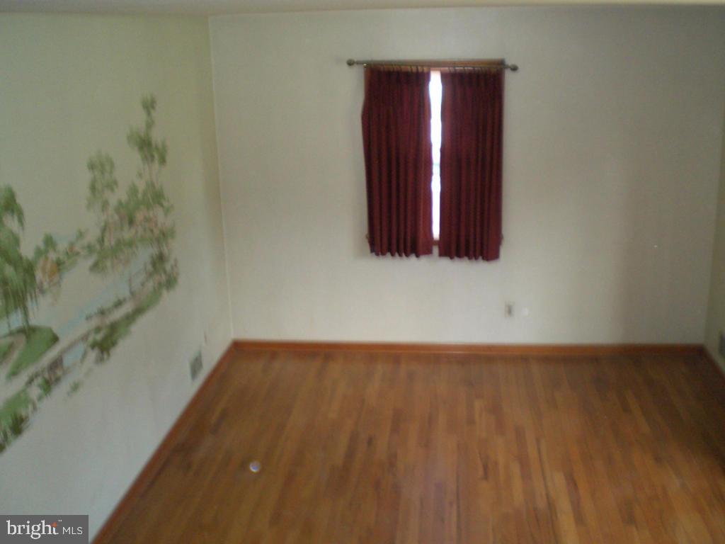 QUAKER HILLS - Residential