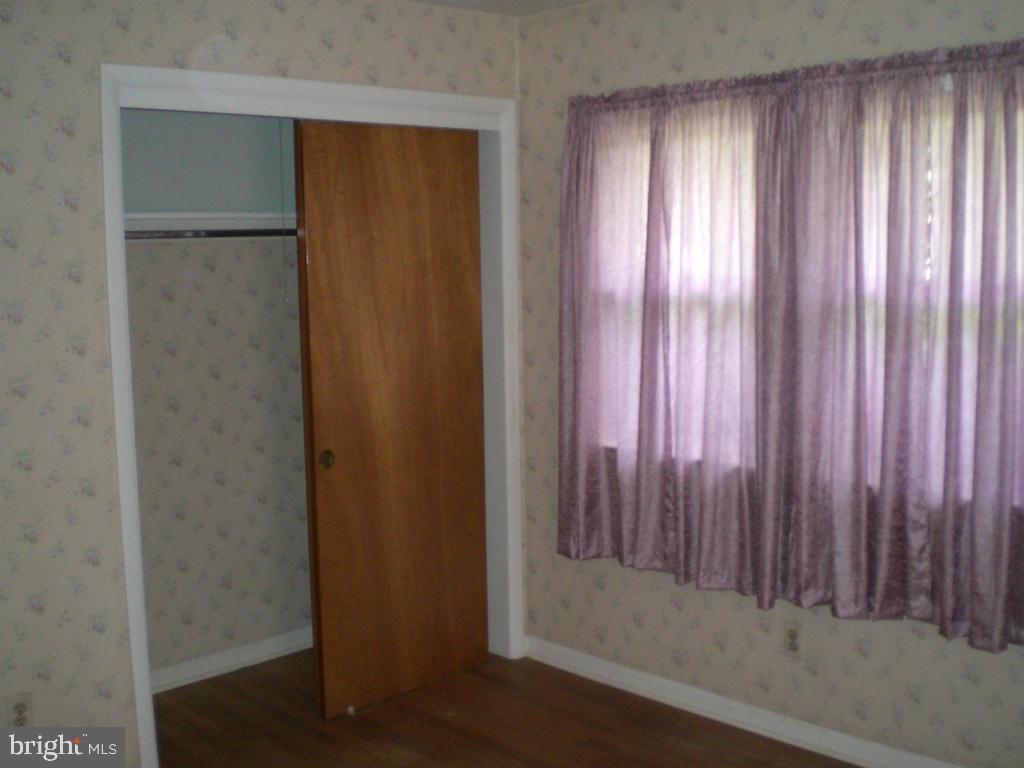 QUAKER HILLS - Residential