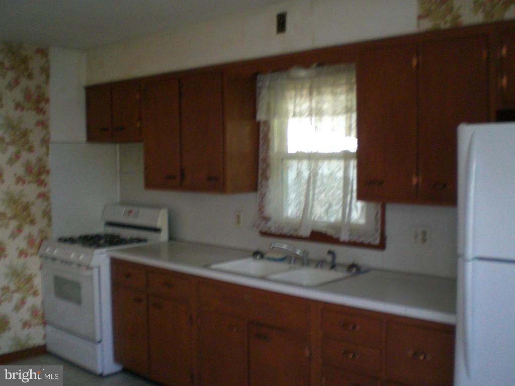 QUAKER HILLS - Residential