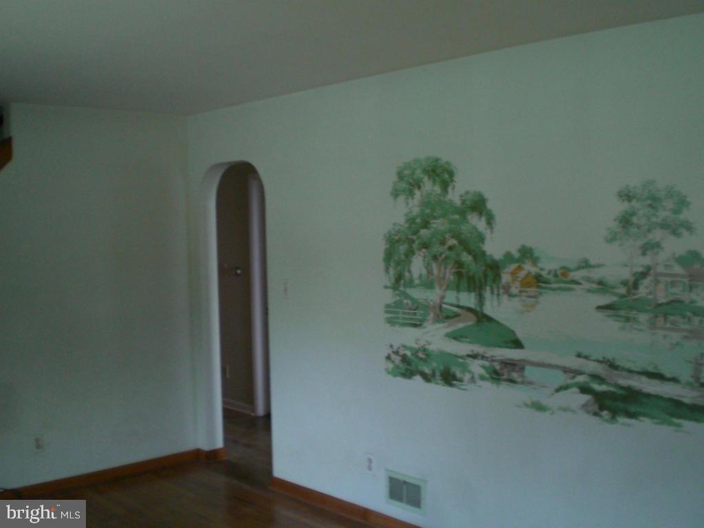 QUAKER HILLS - Residential