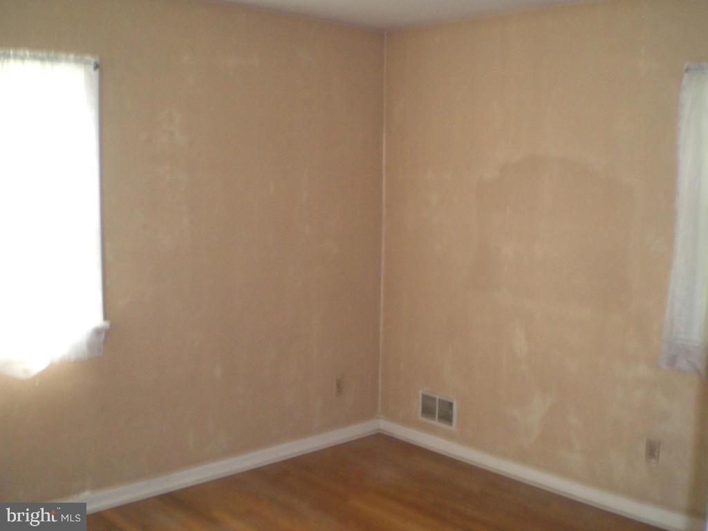QUAKER HILLS - Residential