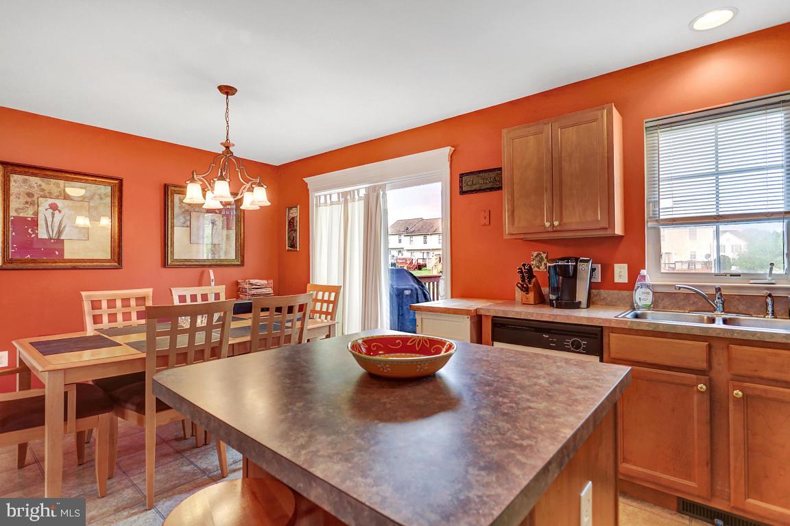 HAMPTON CHASE - Residential