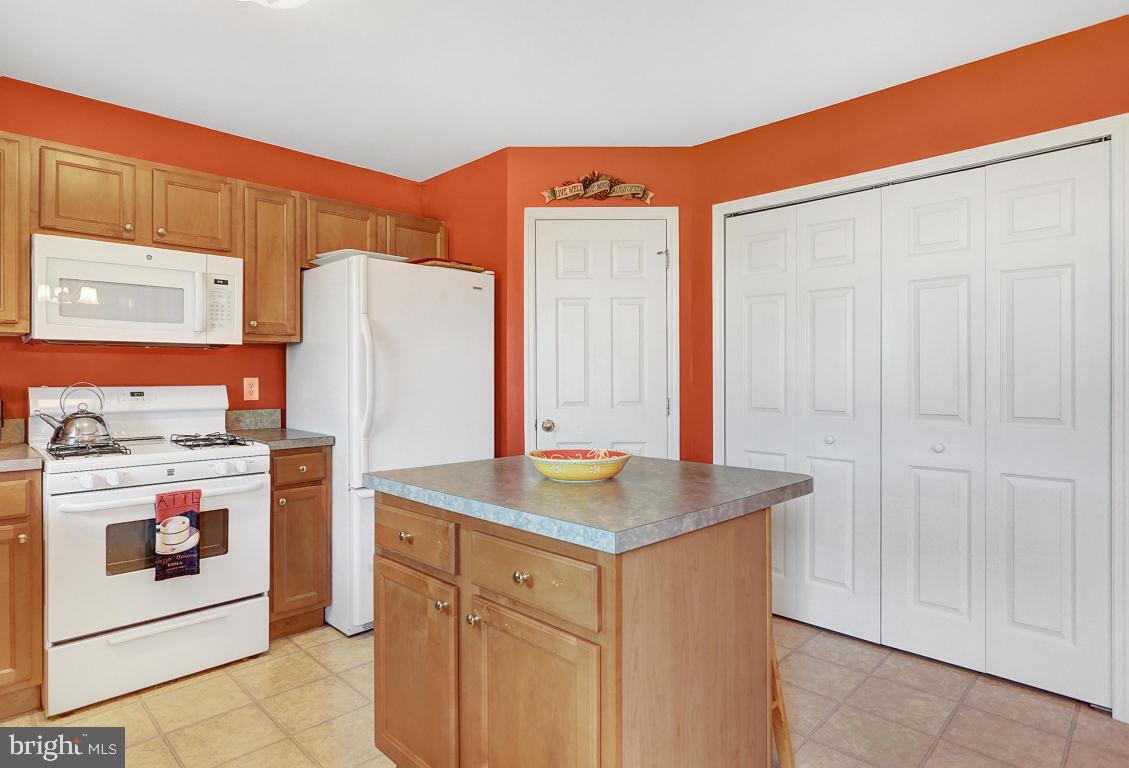 HAMPTON CHASE - Residential