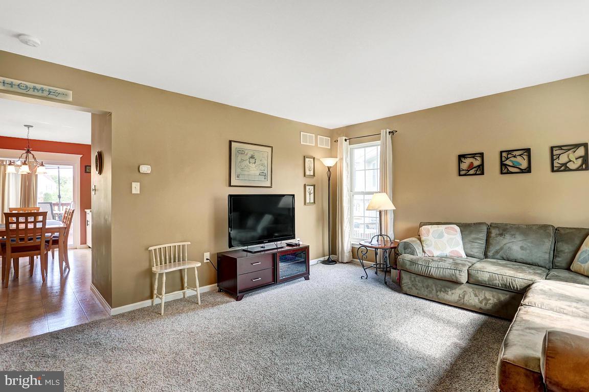 HAMPTON CHASE - Residential