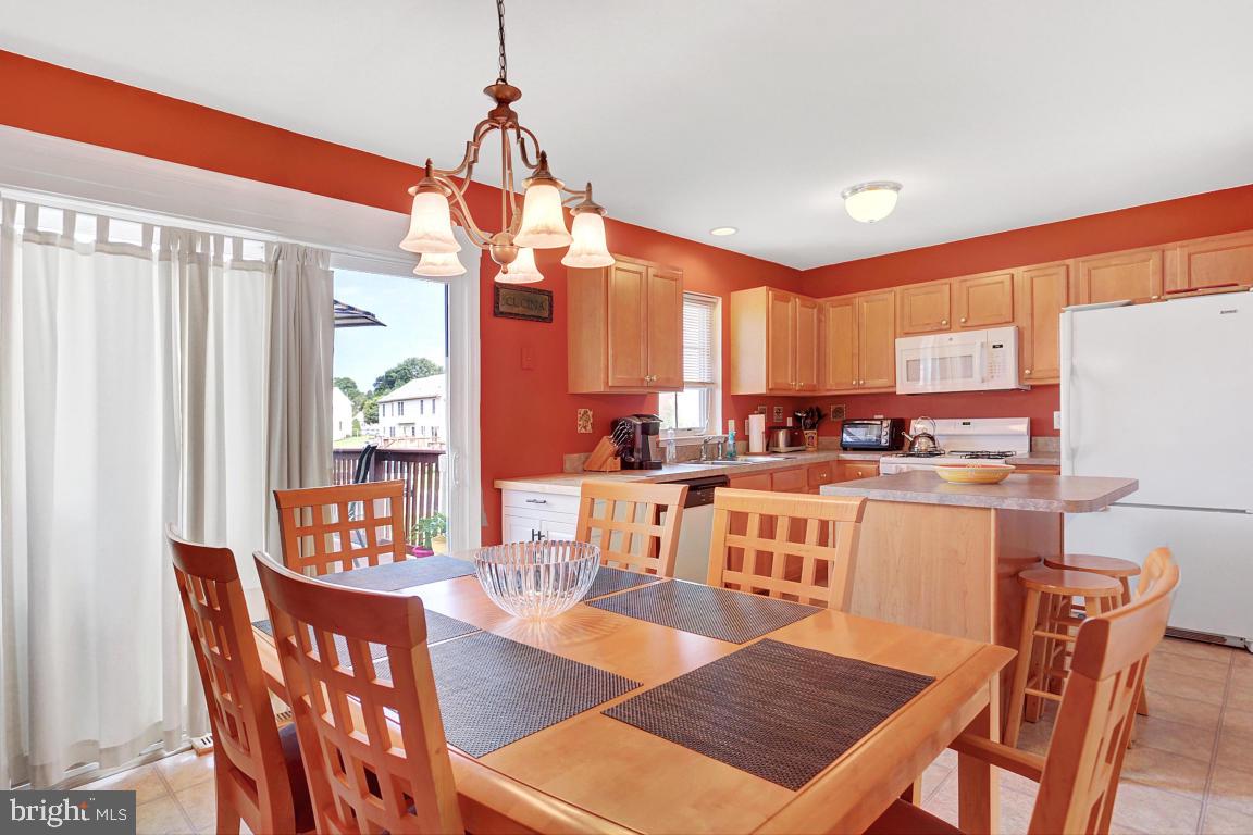 HAMPTON CHASE - Residential