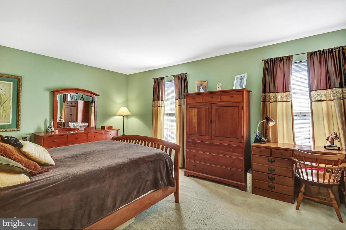 HAMPTON CHASE - Residential