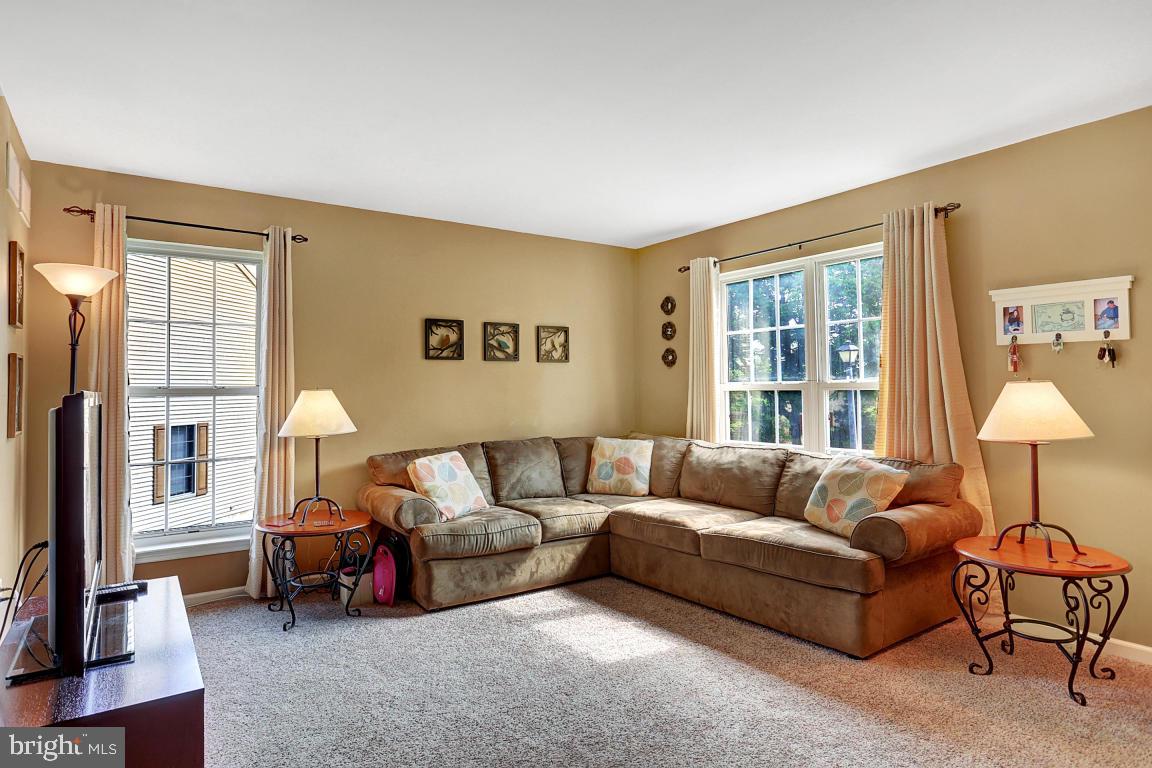 HAMPTON CHASE - Residential