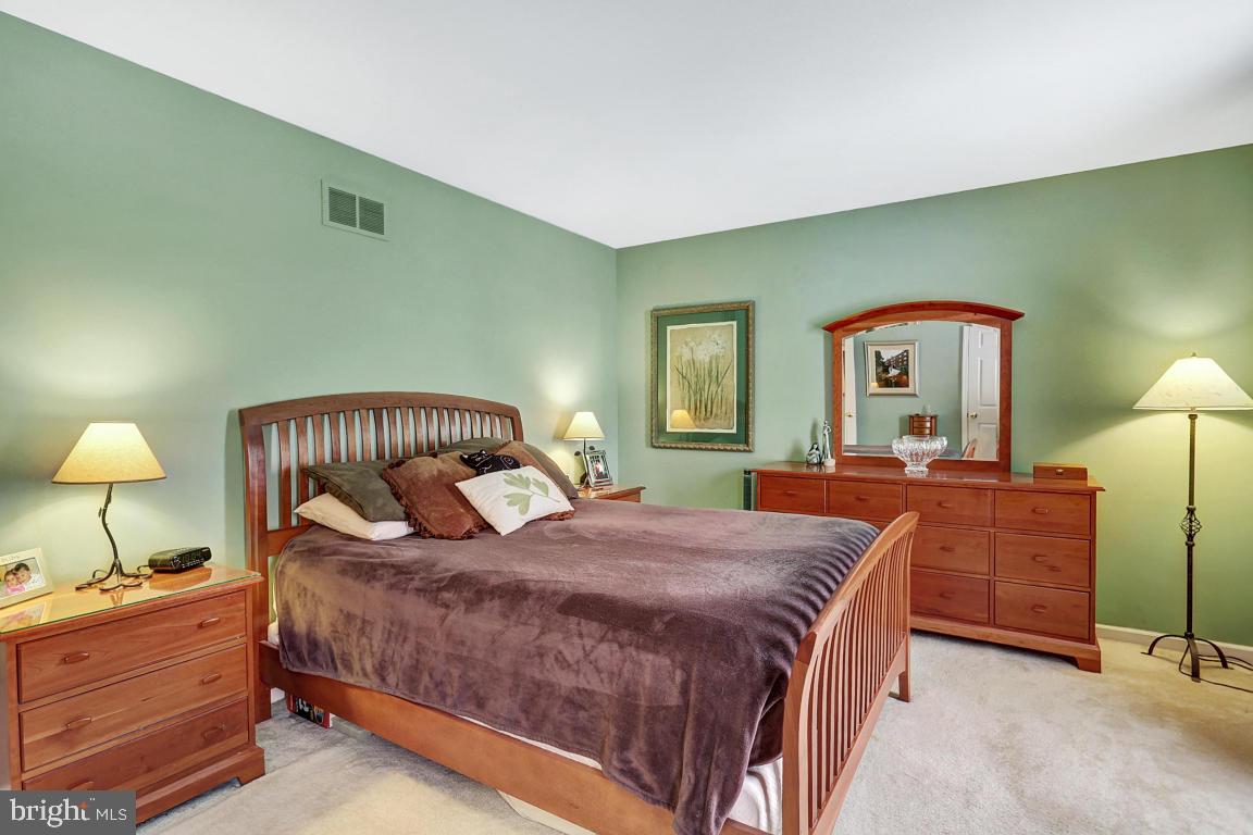 HAMPTON CHASE - Residential